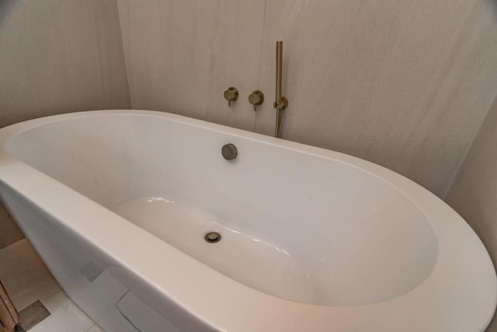 Gorgeous 4bdm Penthouse, Haneviim court