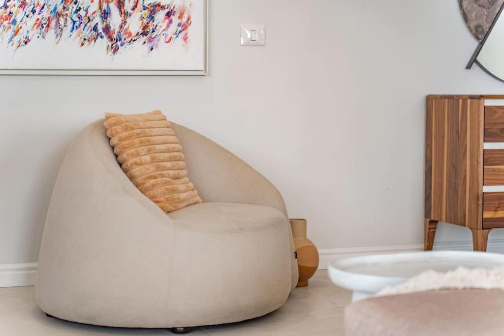 Gorgeous 4bdm Penthouse, Haneviim court