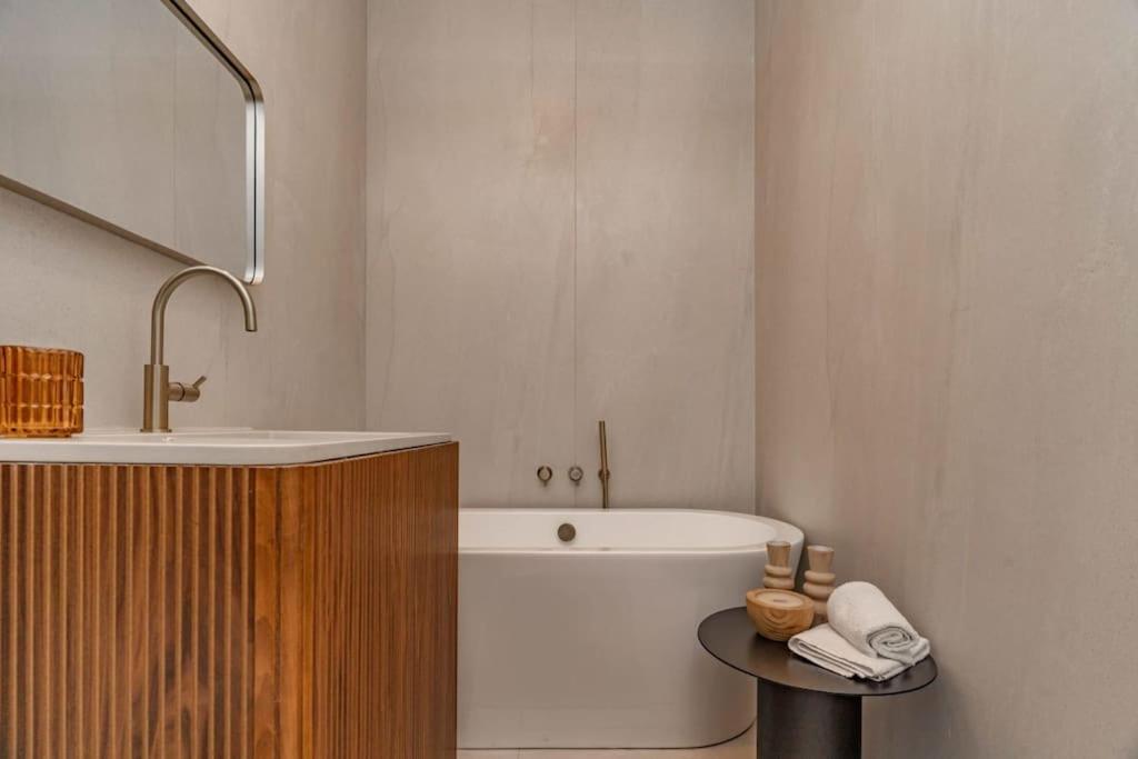 Gorgeous 4bdm Penthouse, Haneviim court