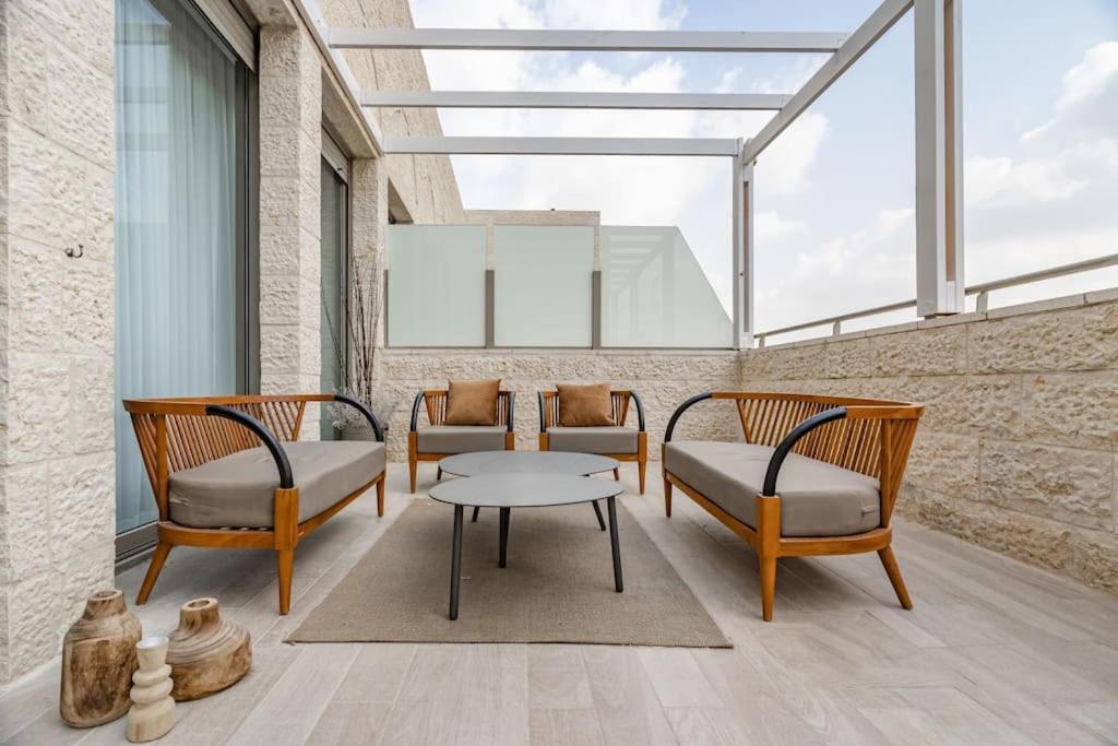 Gorgeous 4bdm Penthouse, Haneviim court