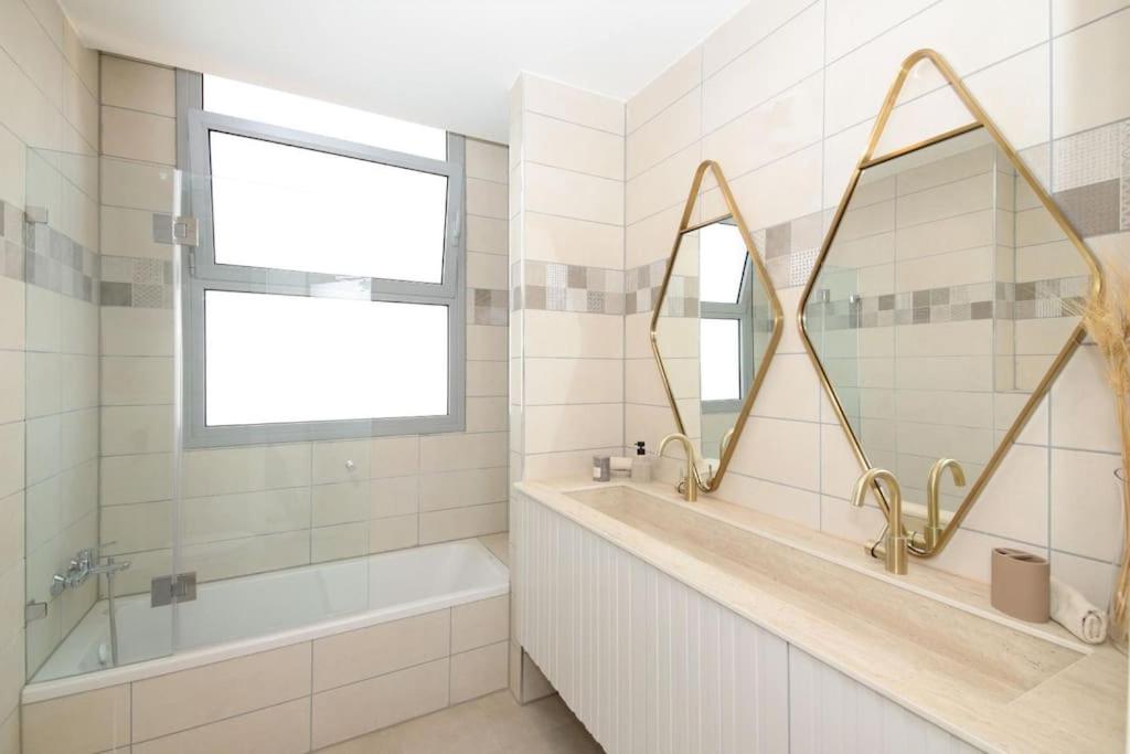 Amazing 3 bedroom, Shalem Tower view 3