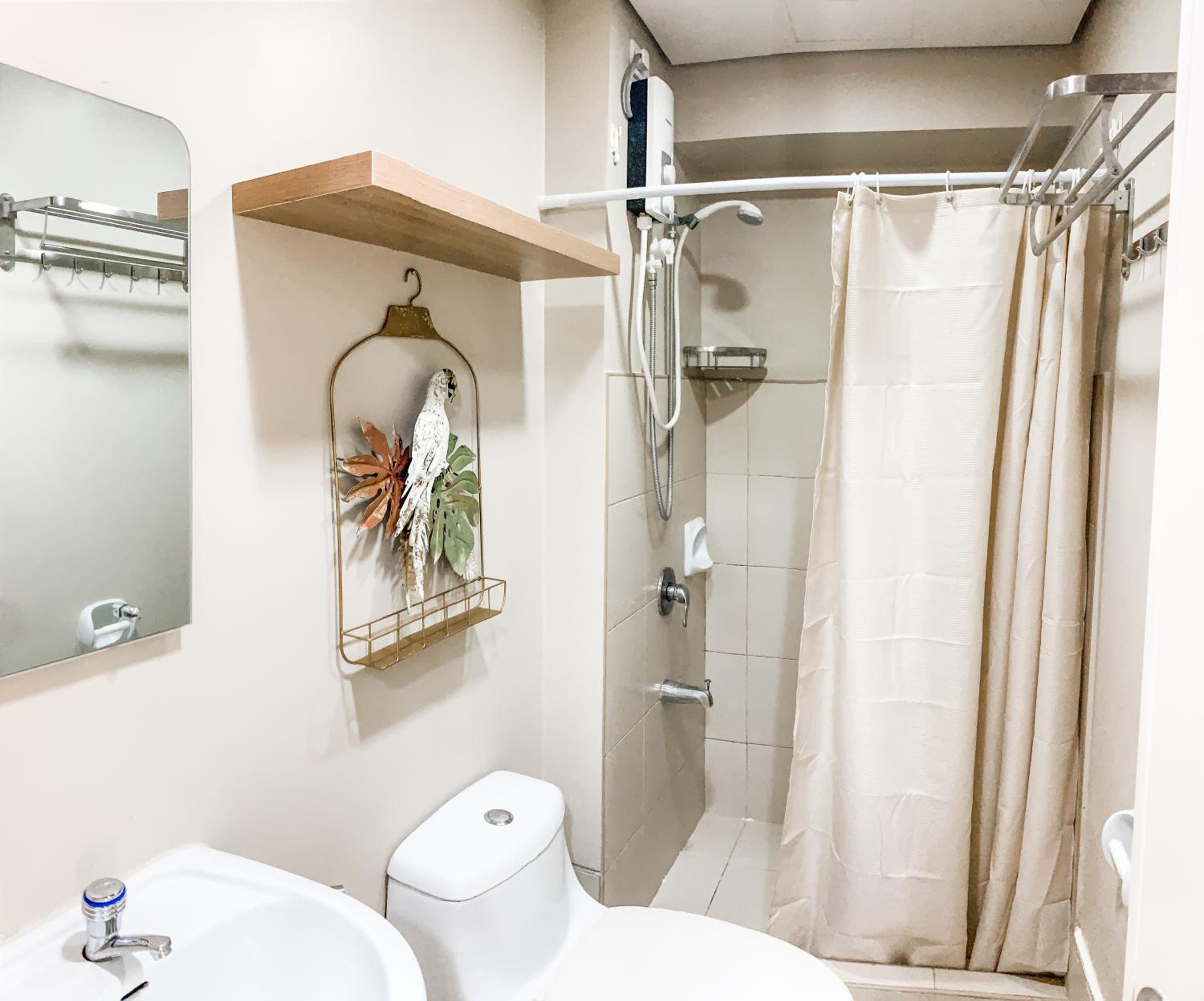 Lovely 1 Bedroom unit in Avida w/ WiFi (upto 4 pax)