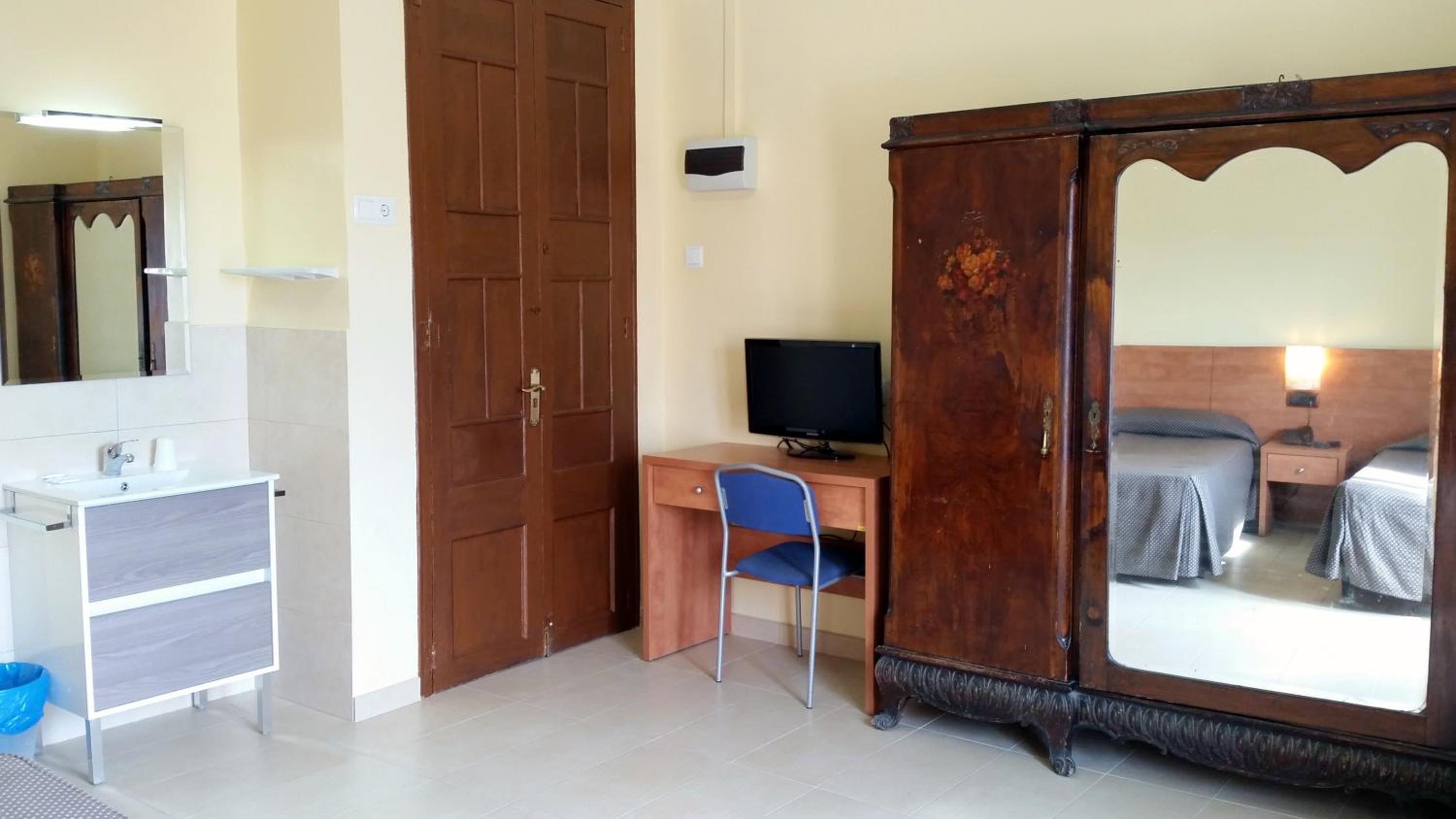 hotel room