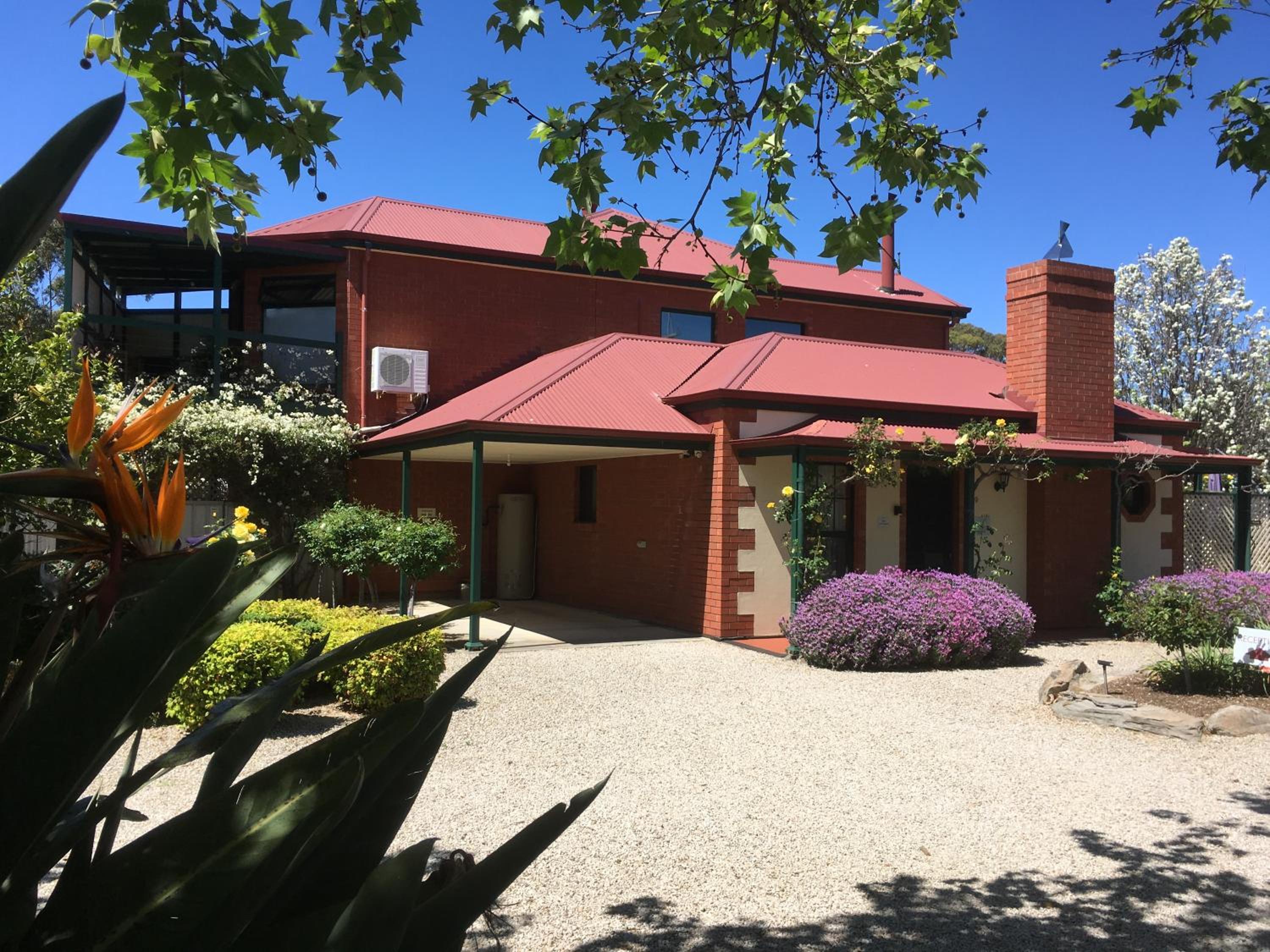 Wine and Roses Bed and Breakfast