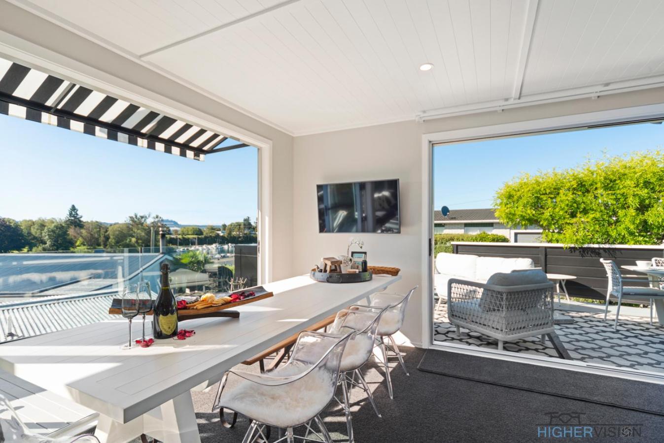 La Petite Maison - Taupo view 3