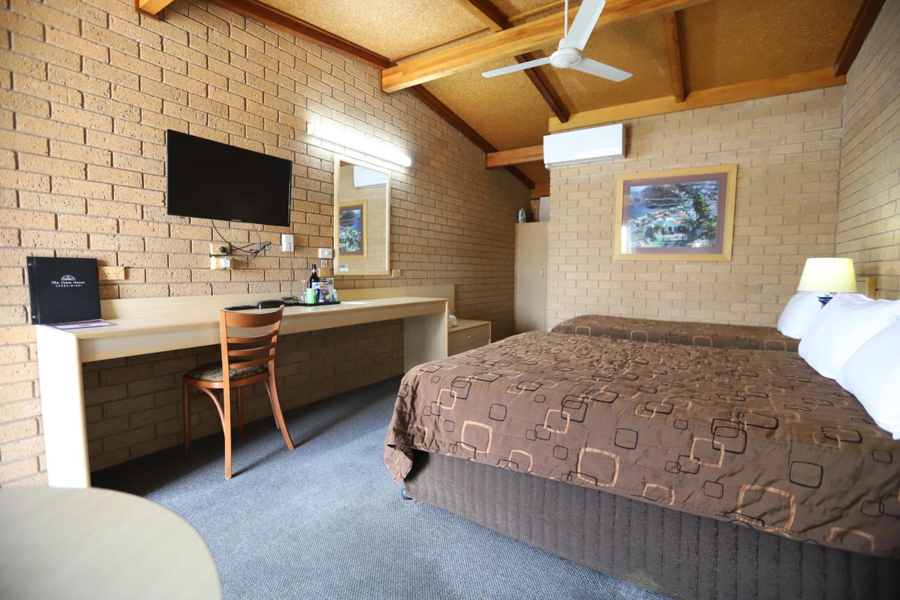 The Town House Motor Inn
