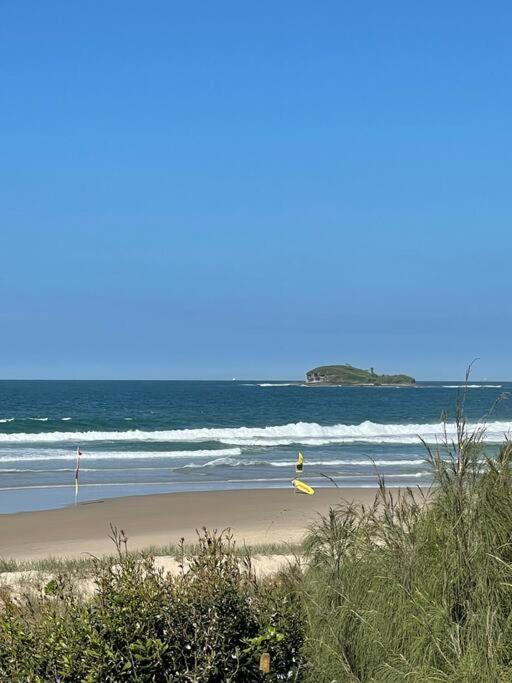 Pandanus Beach House - Direct Beach Access