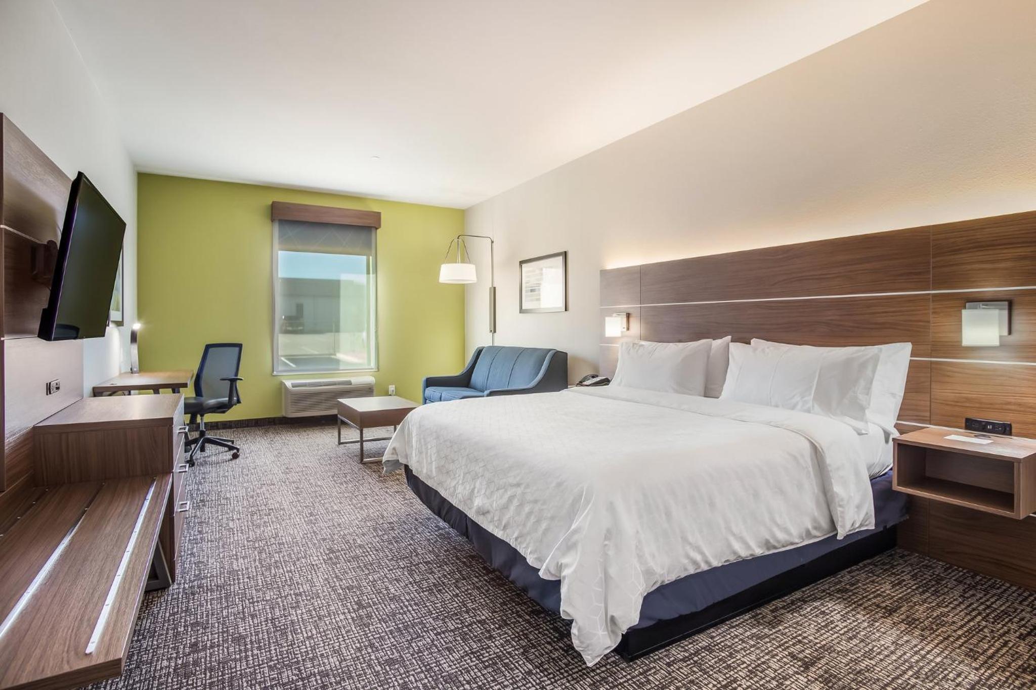 Holiday Inn Express & Suites Tulsa East - Catoosa by IHG
