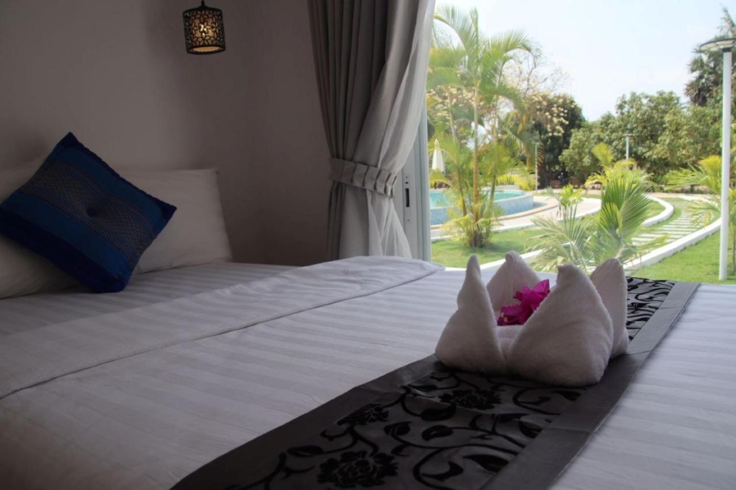 Kampheak Roath Bungalows view 3