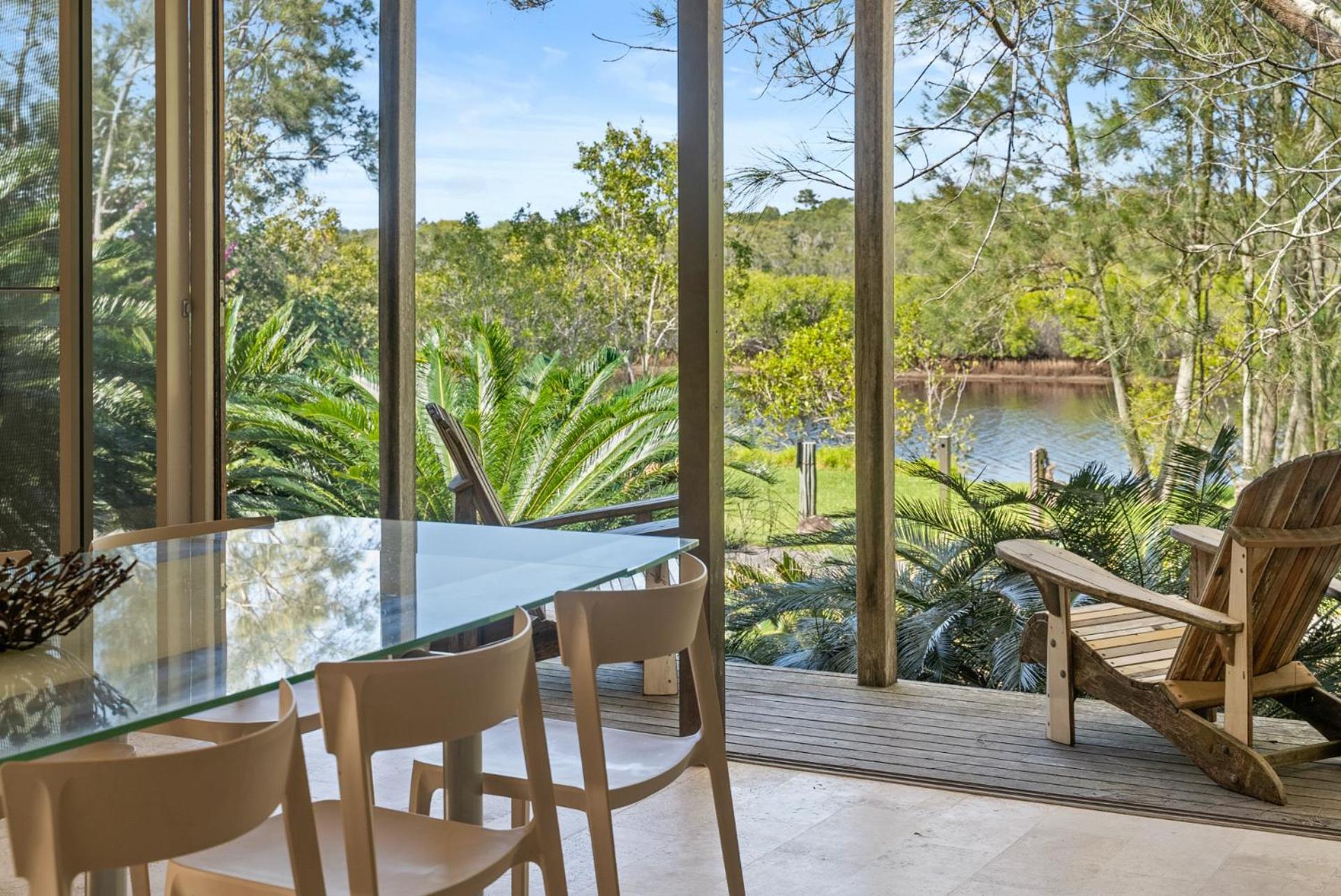 Fuller Holidays - Belongil Beach Pavilion House, 18A Childe St