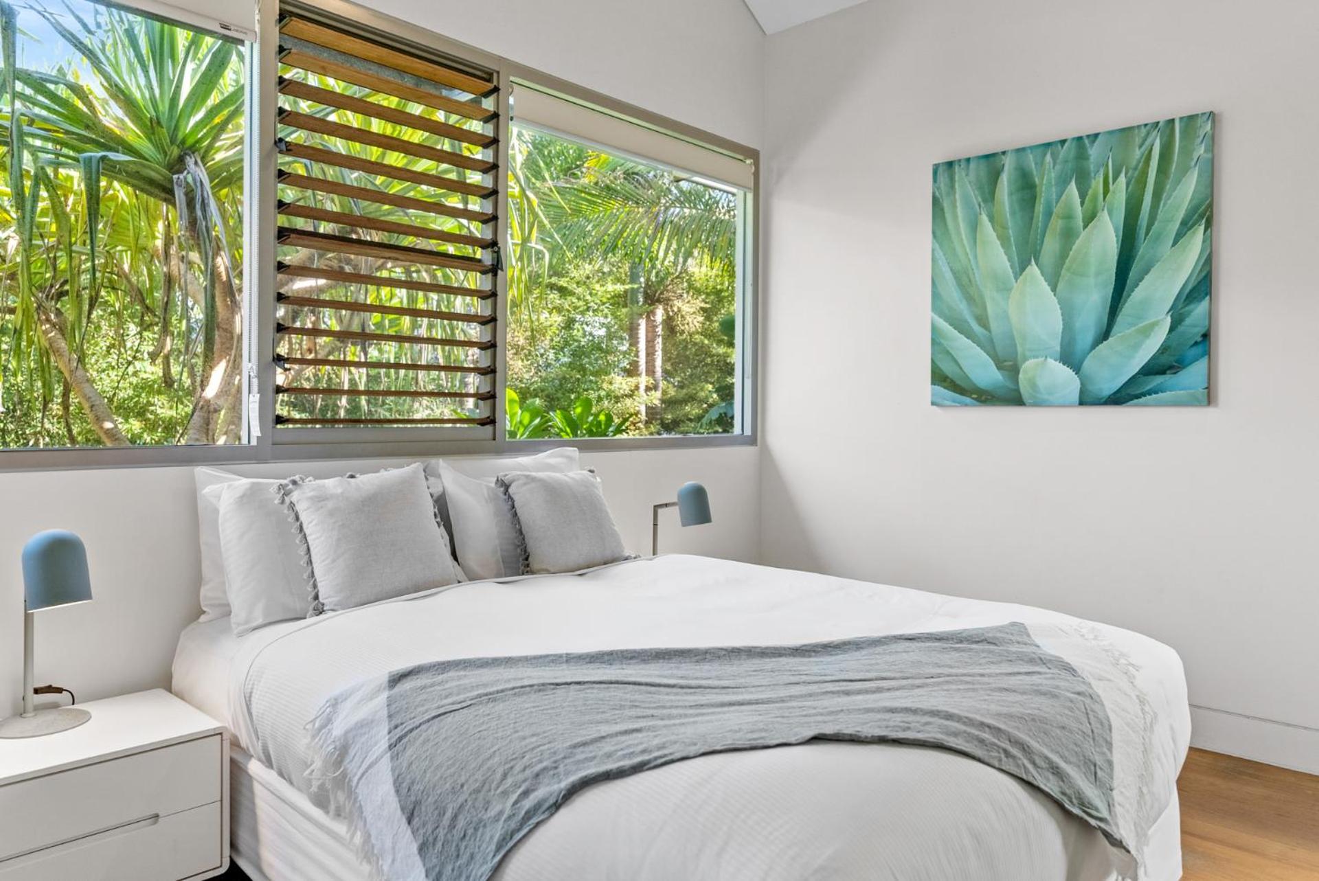 Fuller Holidays - Belongil Beach Pavilion House, 18A Childe St