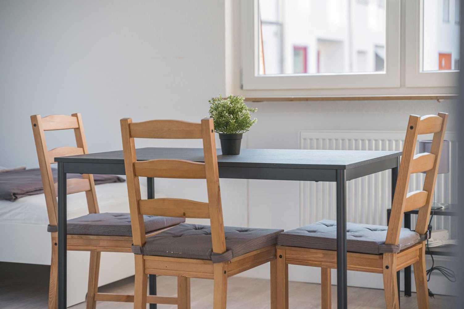RAUMSCHMIDE Monteurwohnung Esslingen