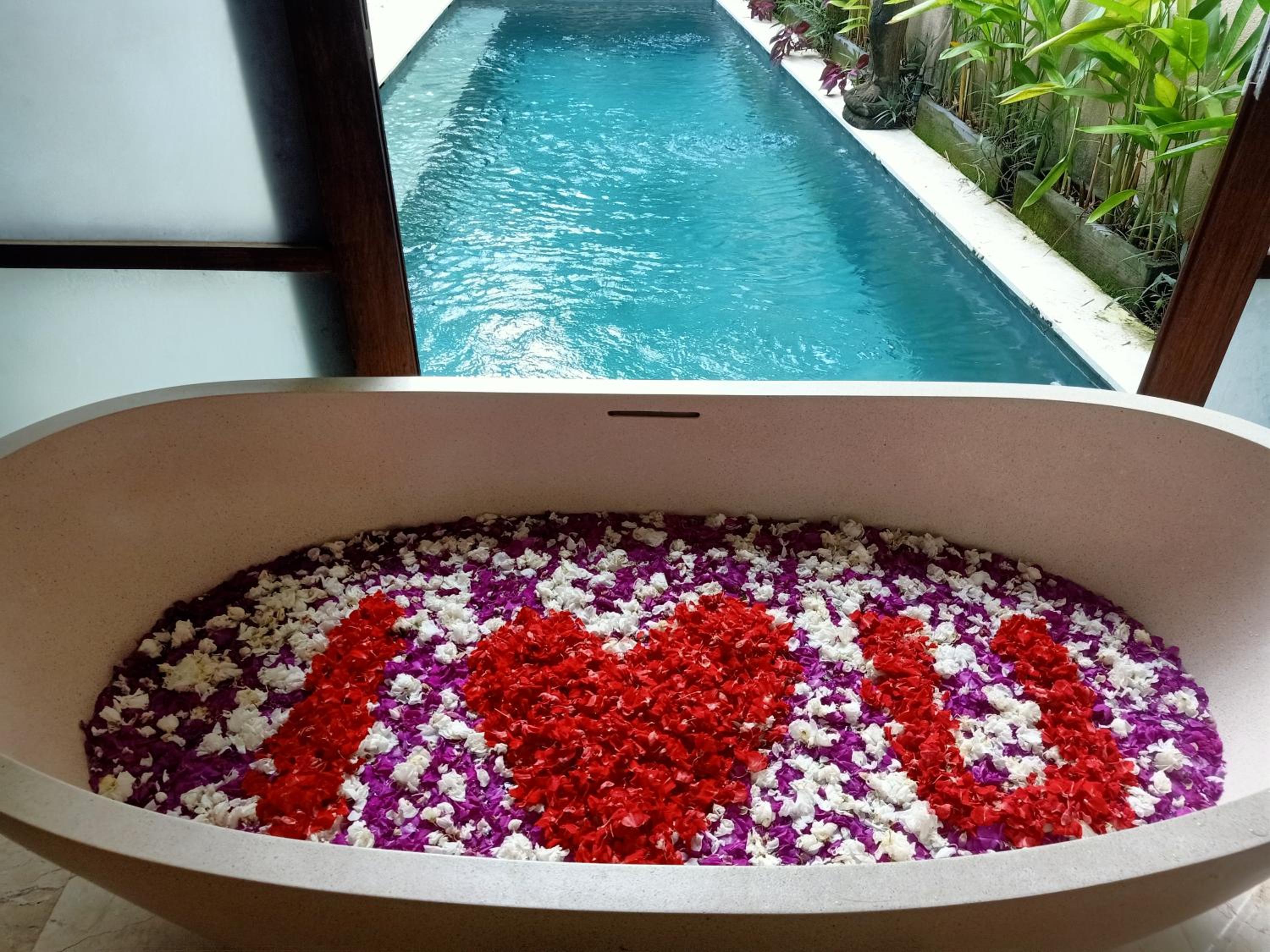 Beautiful Bali Villas - 6 mins walk to the beach