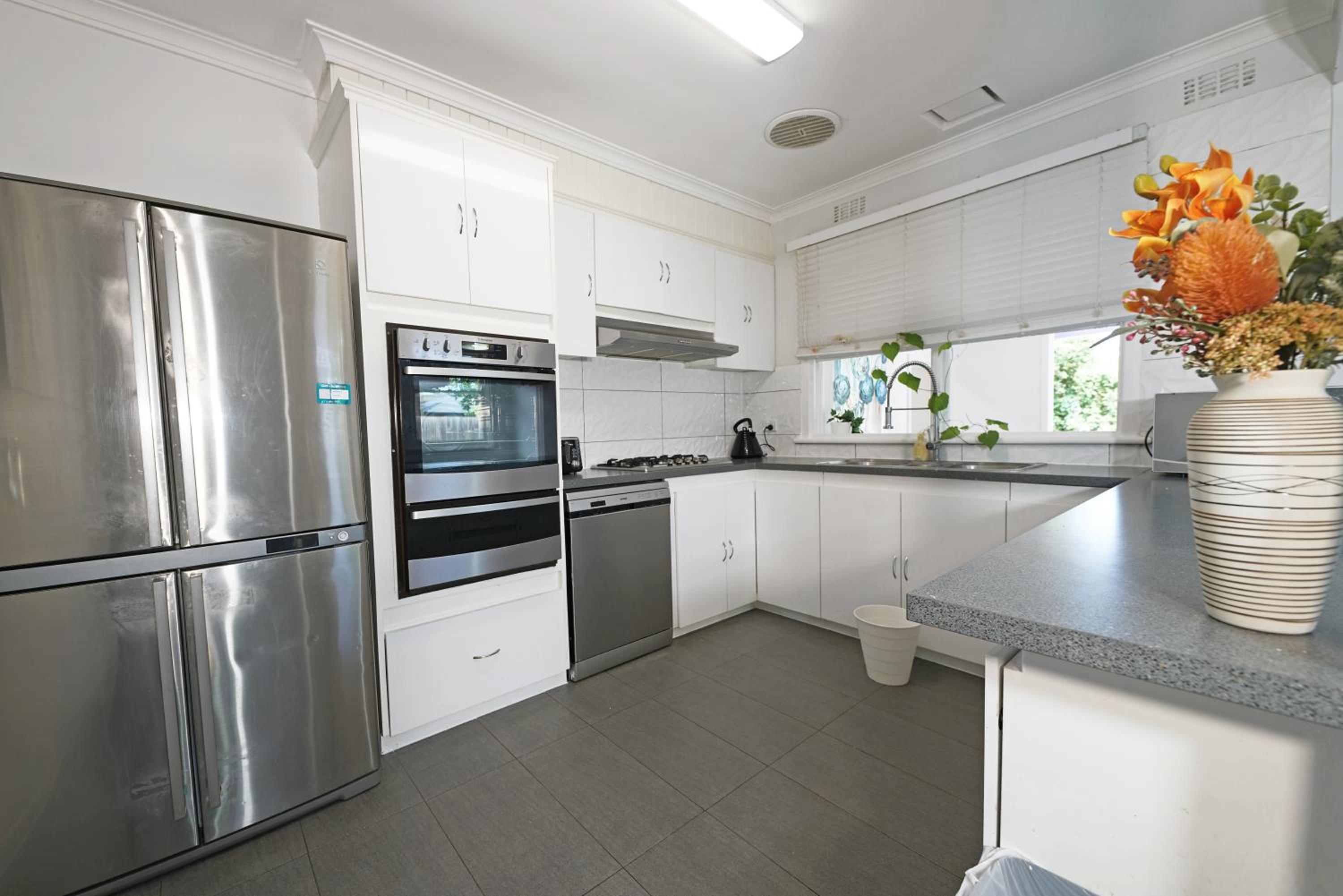 Pet-friendly Bayside 4BR Rental House near Mentone