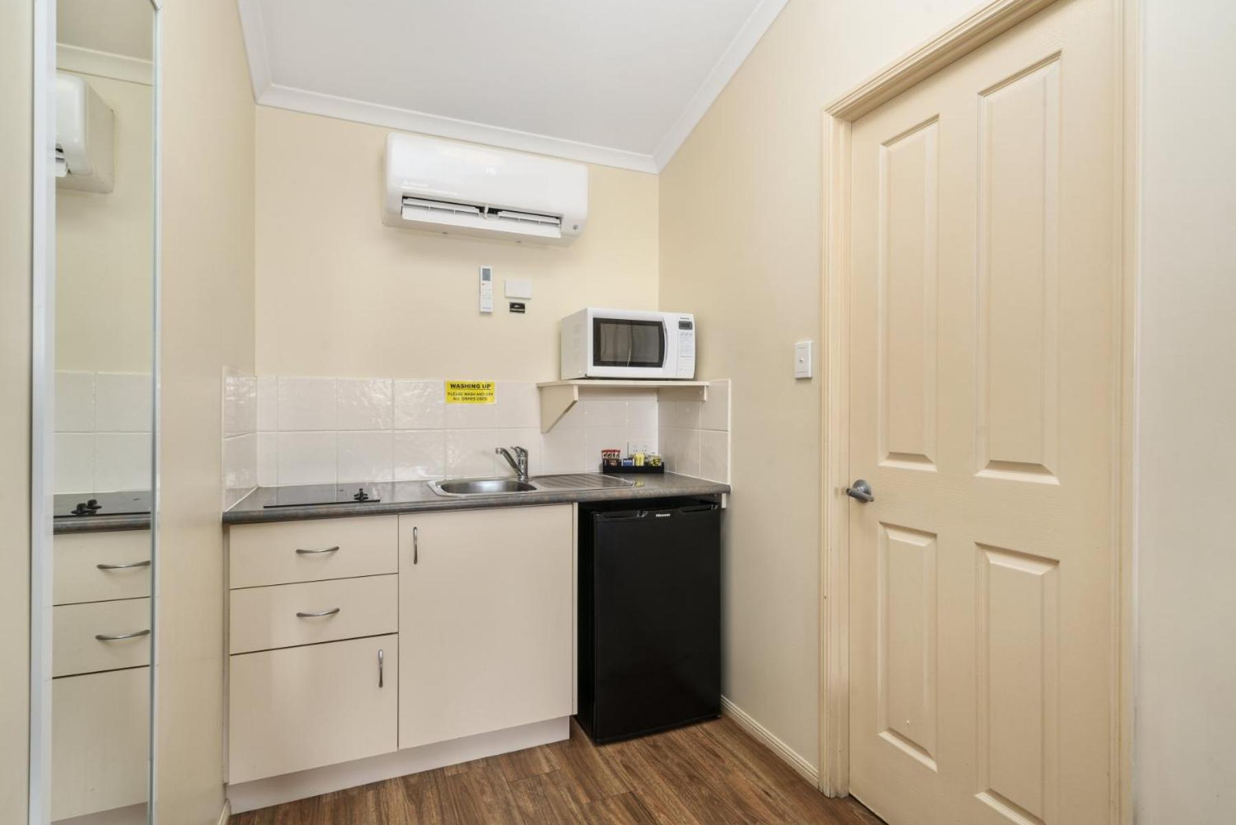 Caboolture Central Motor Inn, Sure Stay Collection by BW