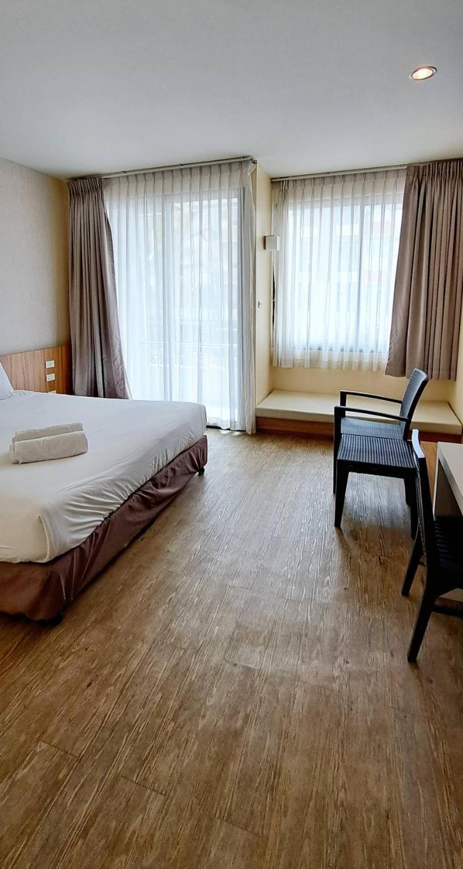 Apo Hotel