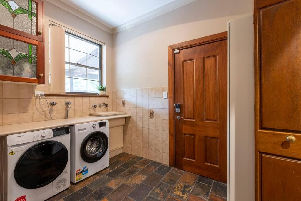 4 Bedroom Barossa Home with Large Garden and Pool
