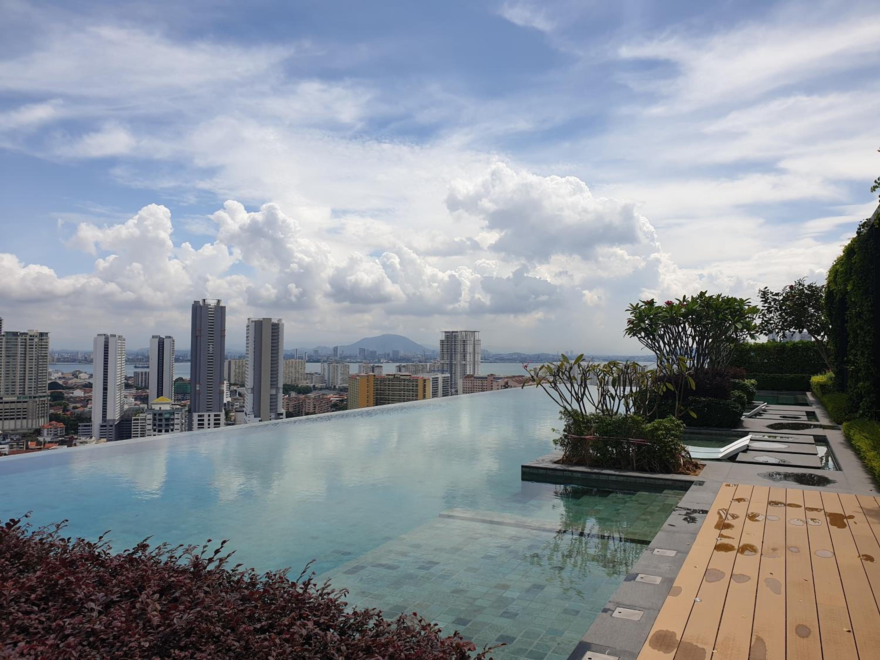 Beacon Executive Suites by Simply Penang photo 6