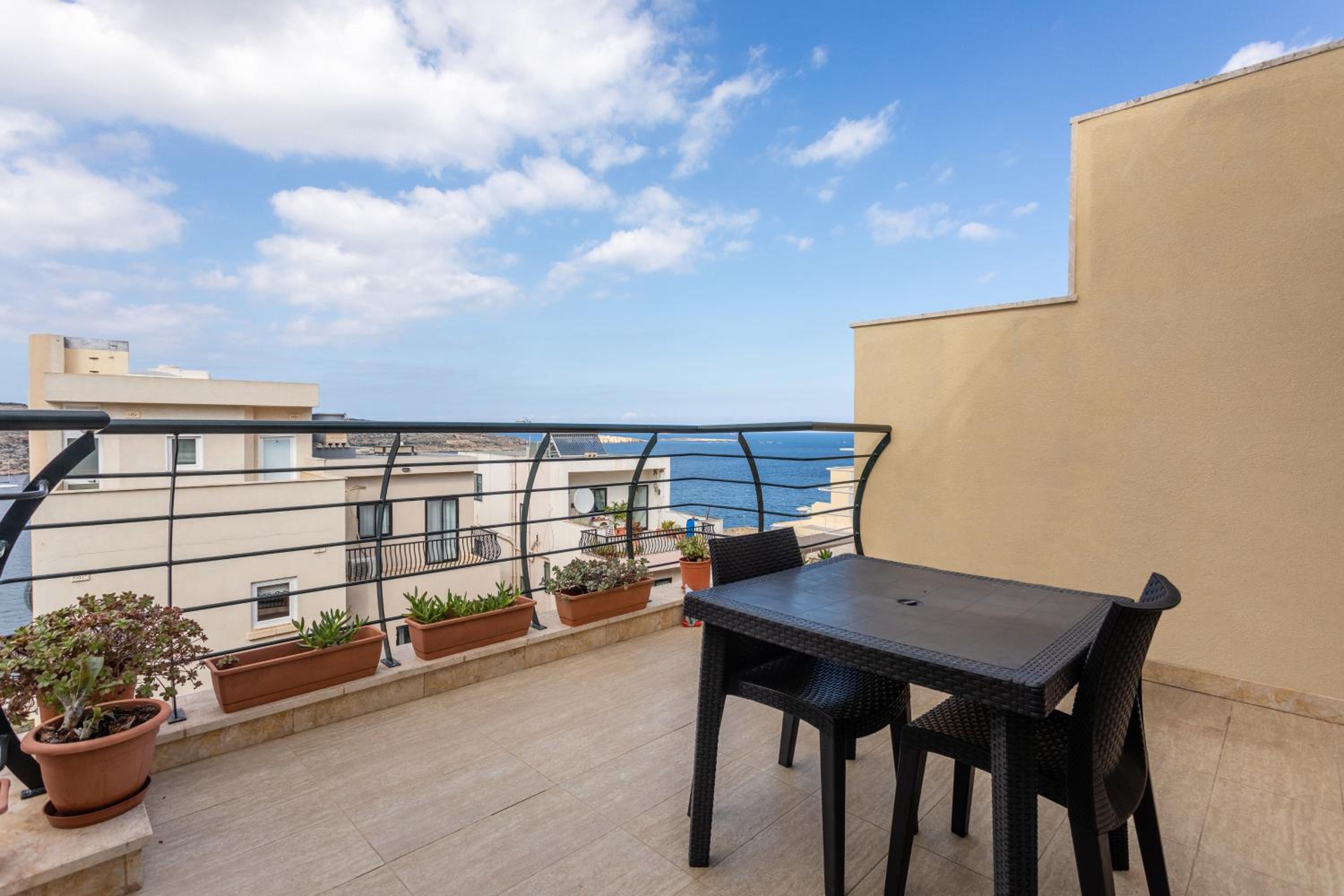 Sea view apartment in St Paul's Bay — photo 2