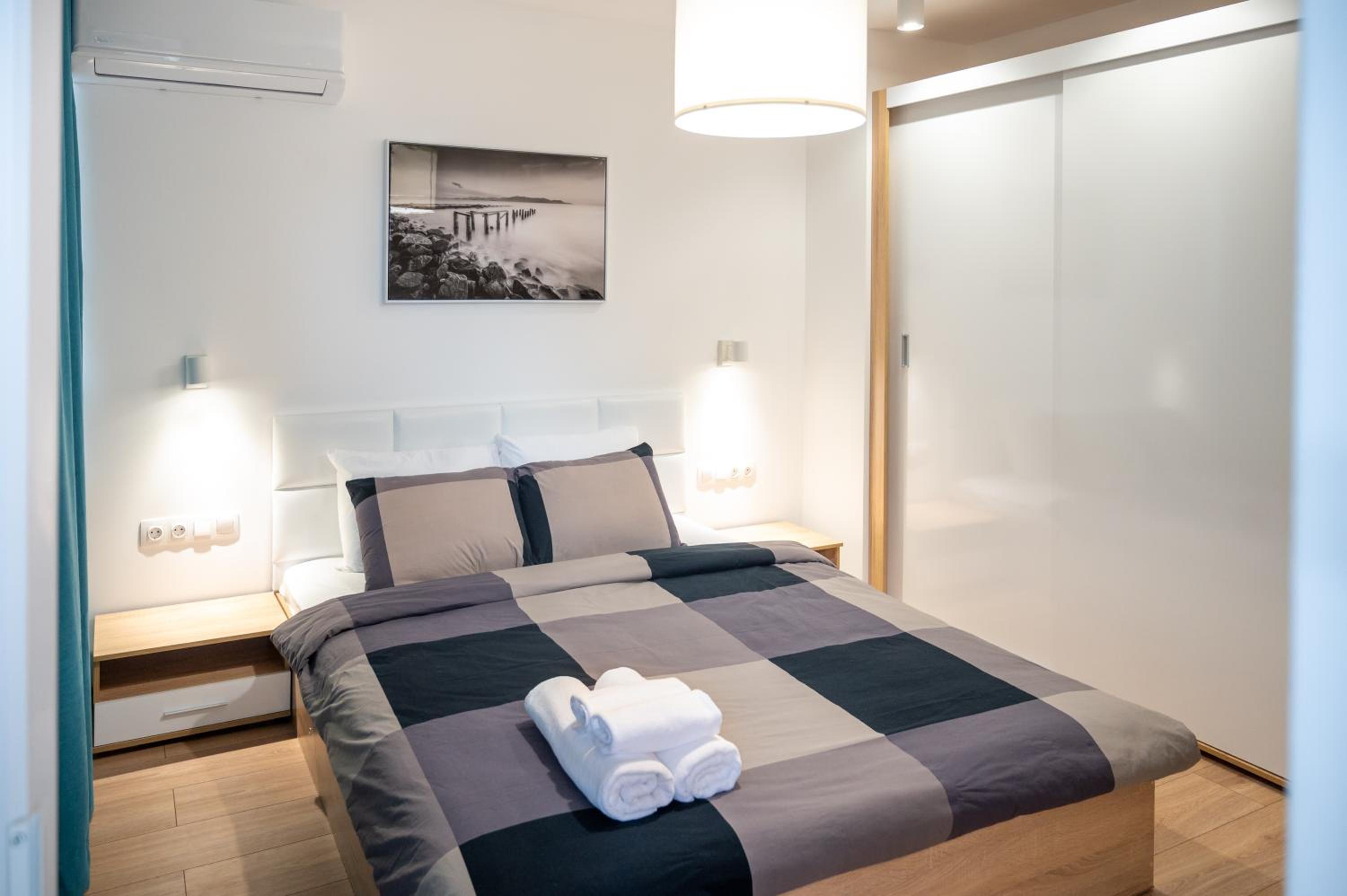 Modern and Cozy 1BDR Apartment in the City Center