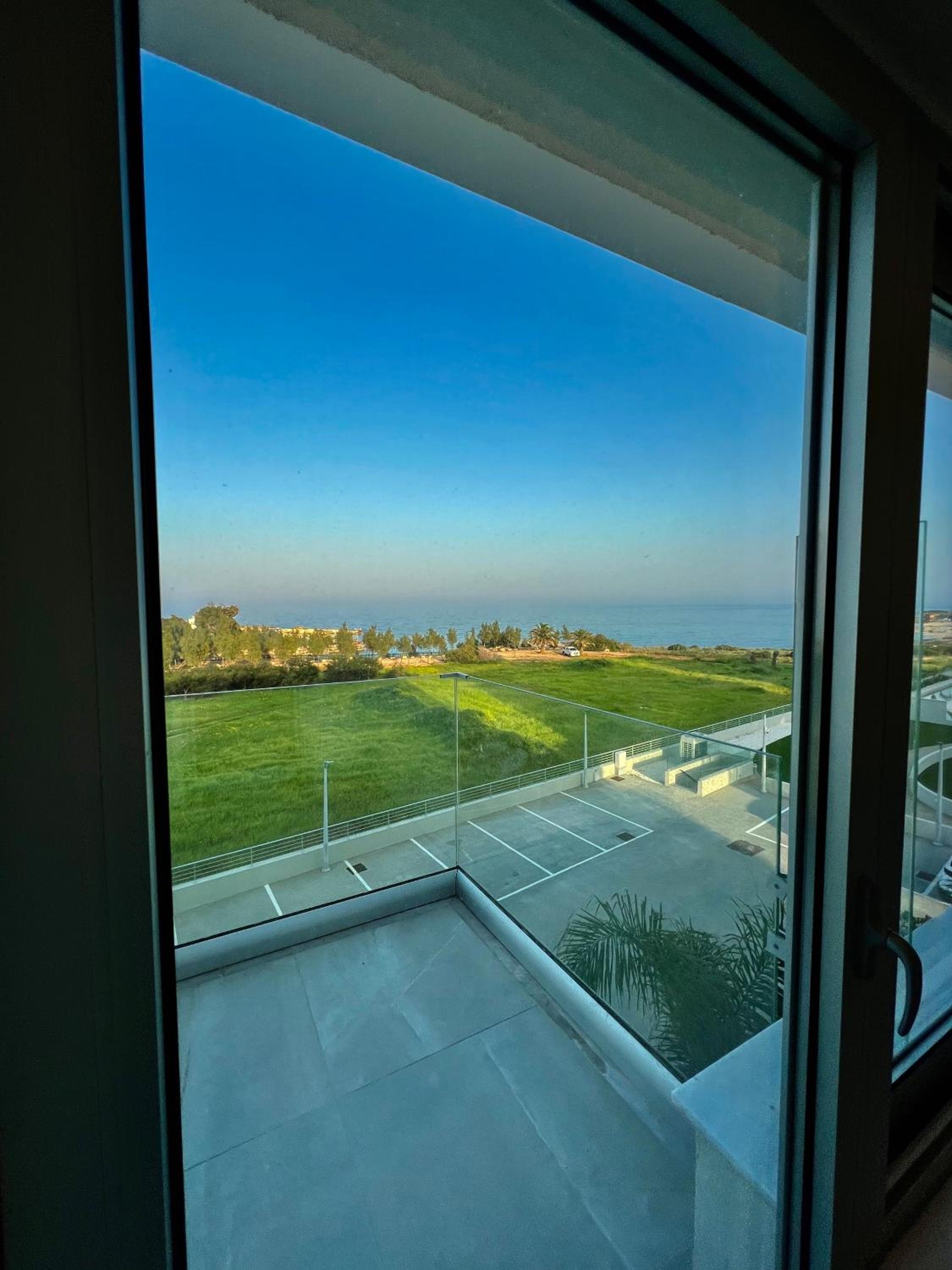 Emerald Suites