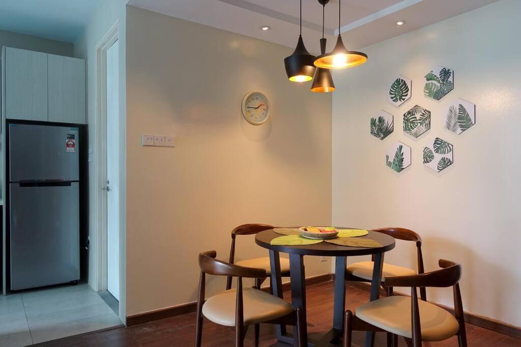 Deluxe 2-bedroom & 2 bathroom corner oasis at Riverson SOHO opposite Imago Shopping Mall photo 8