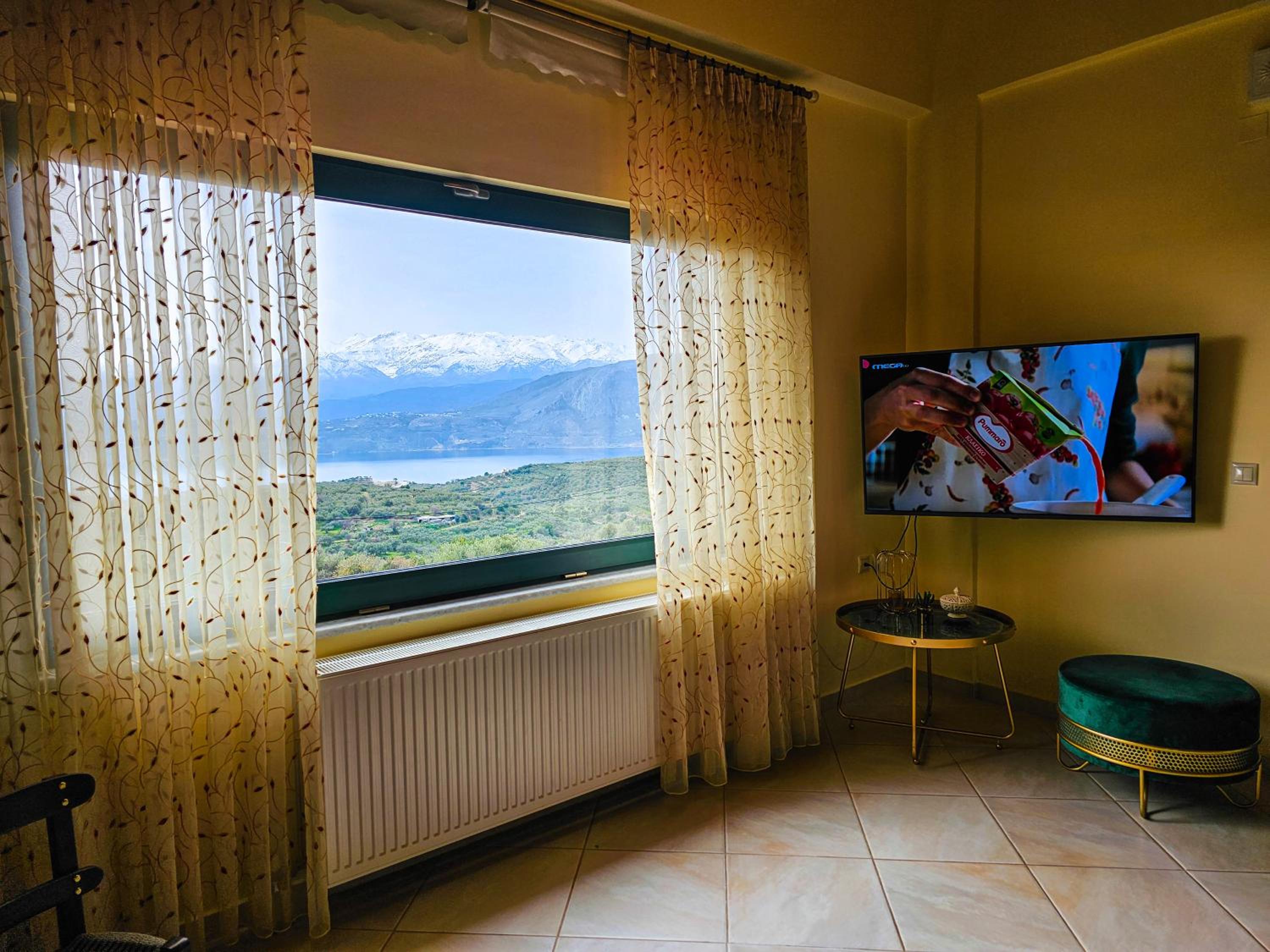 Villa Aitheras with sea views and garden