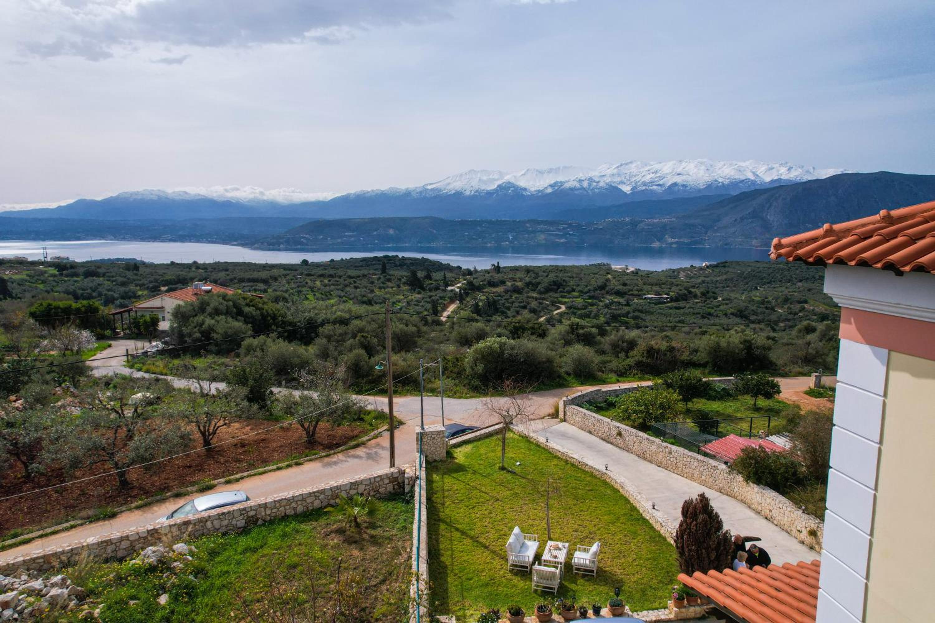 Villa Aitheras with sea views and garden
