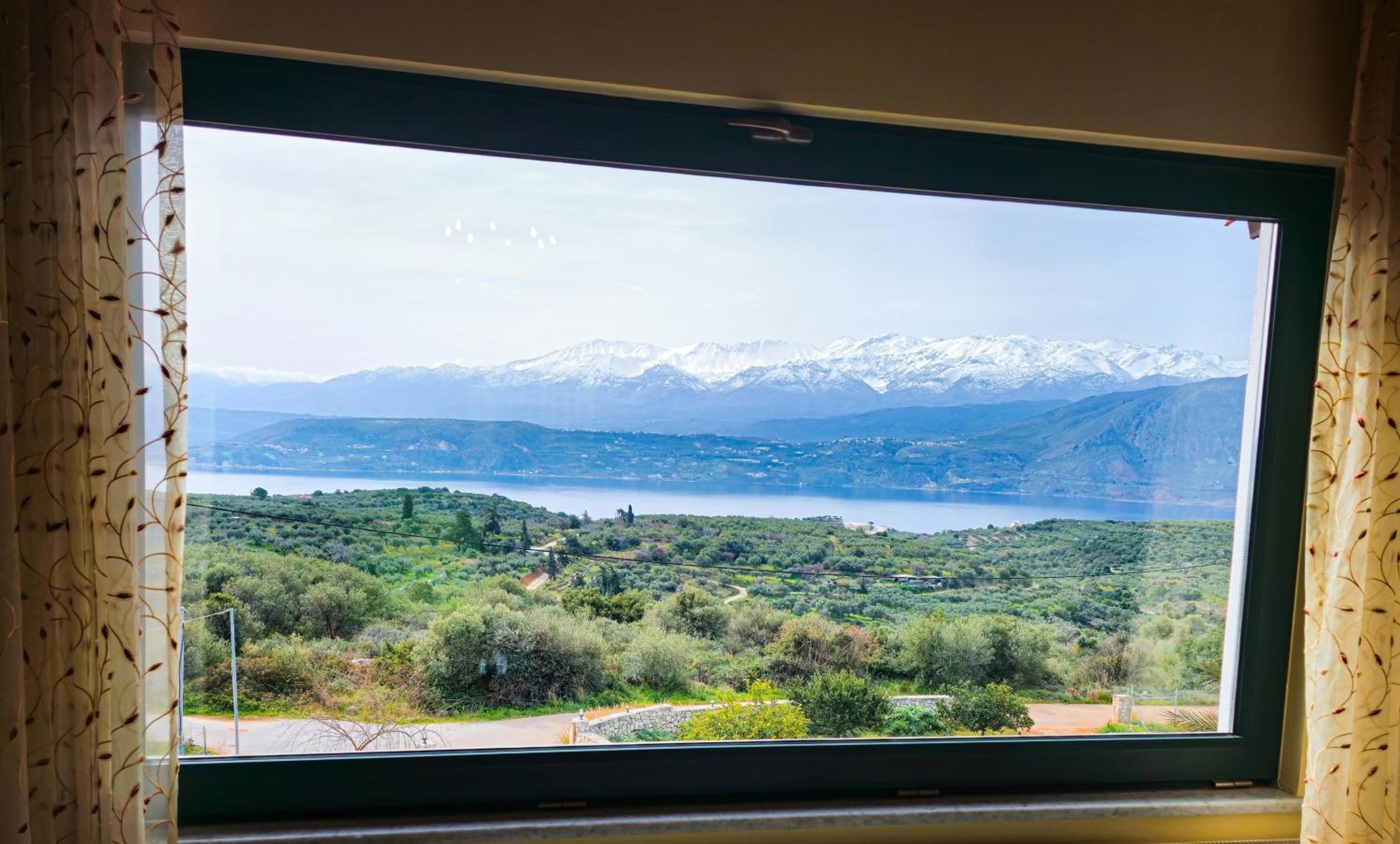 Villa Aitheras with sea views and garden