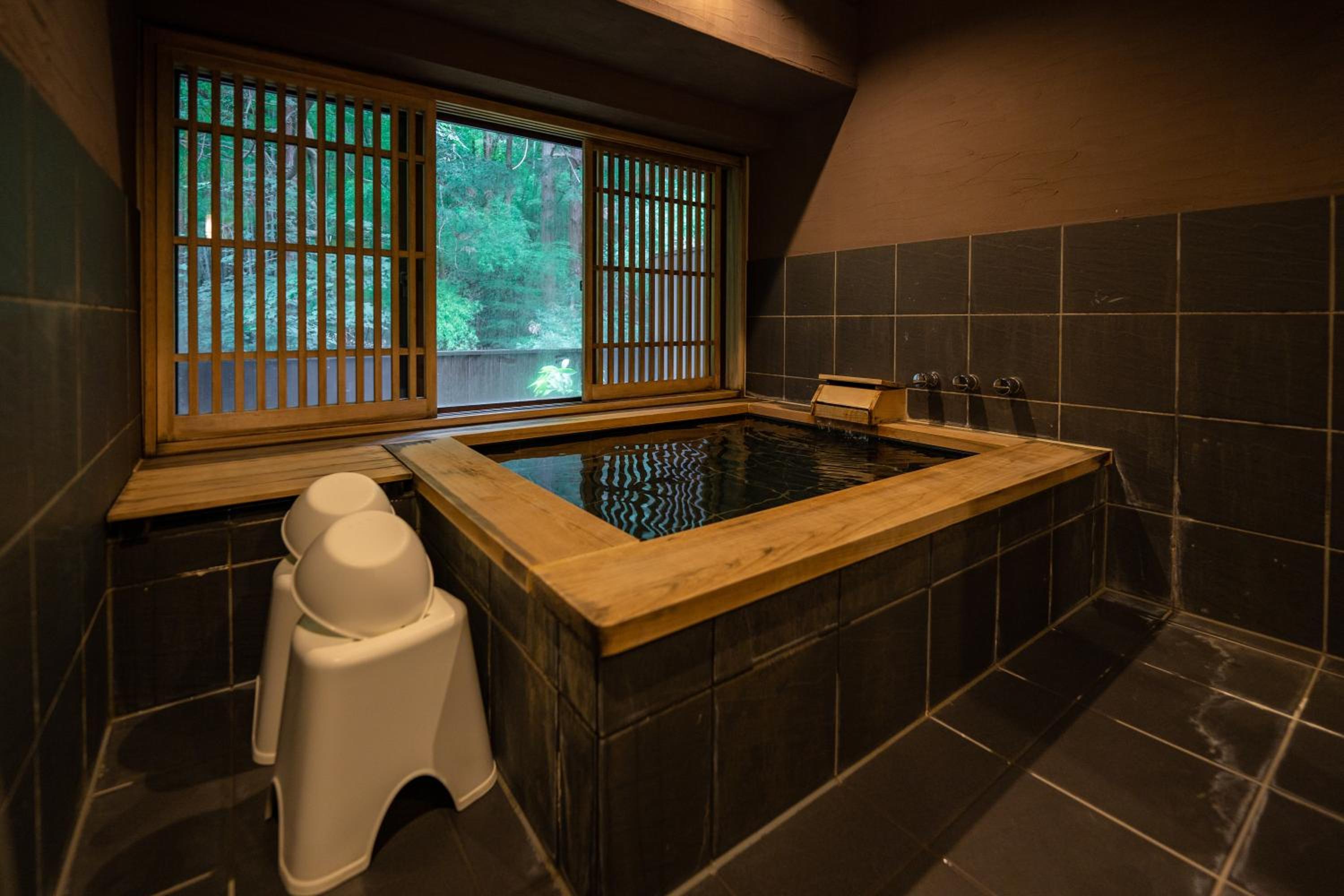 Sakahijiri Nikko