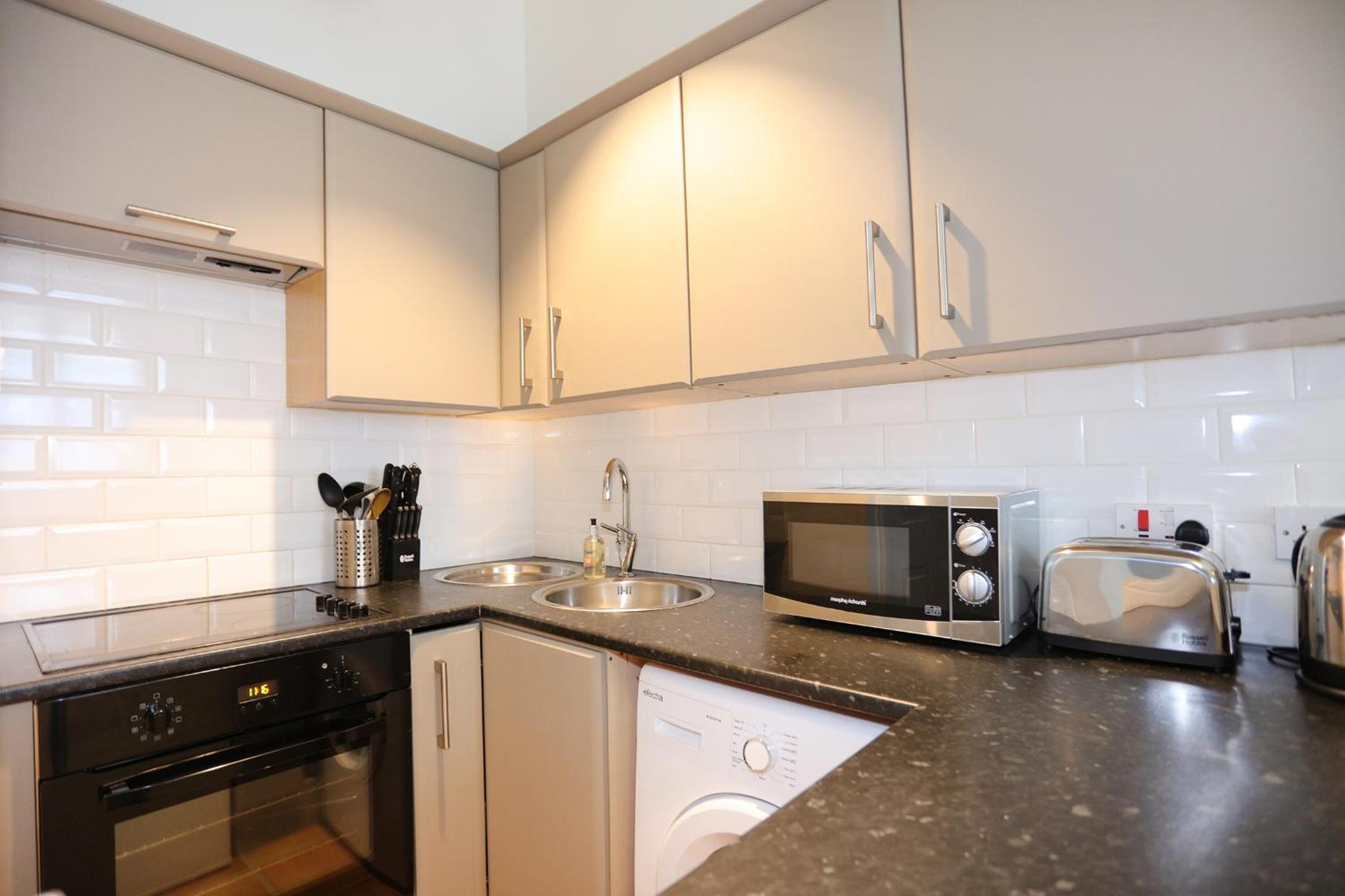 Dalmeny Street Apartment view 4