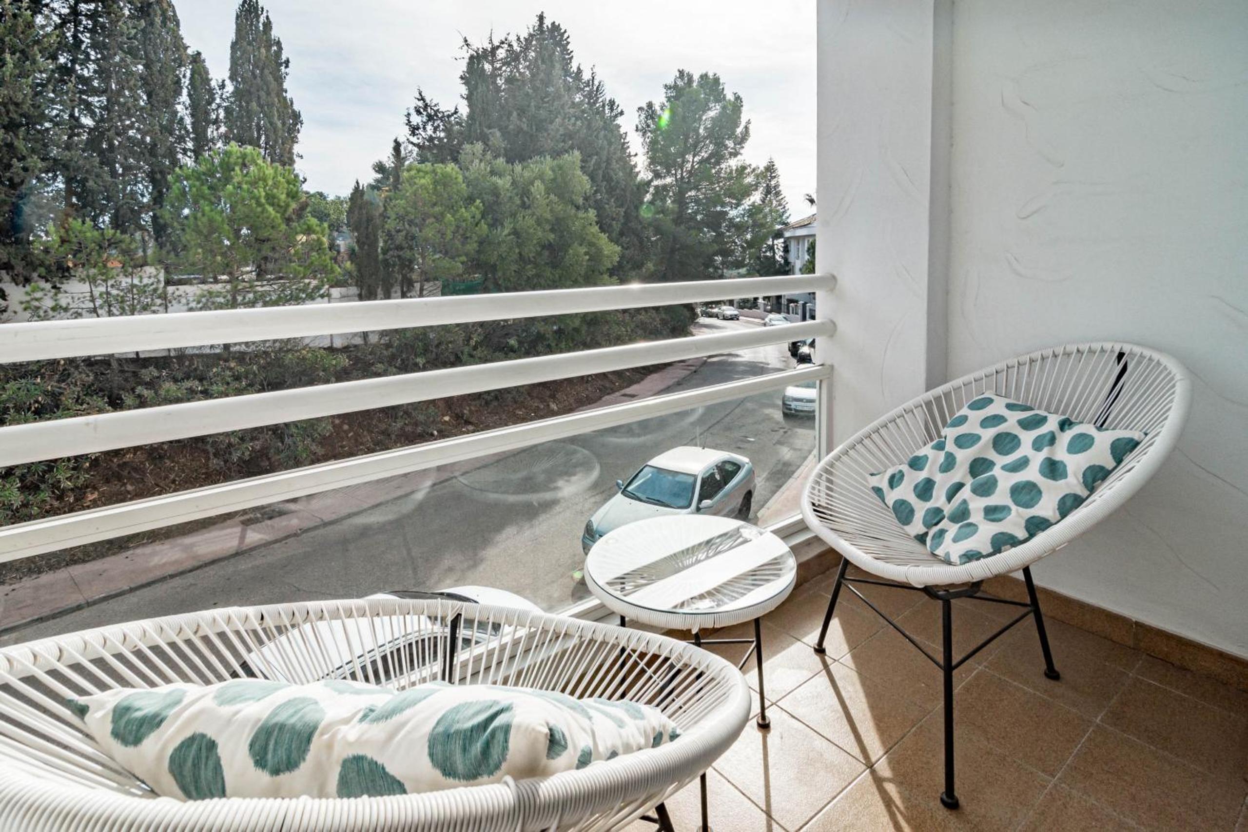 GO- Golden Banus by Roomservices