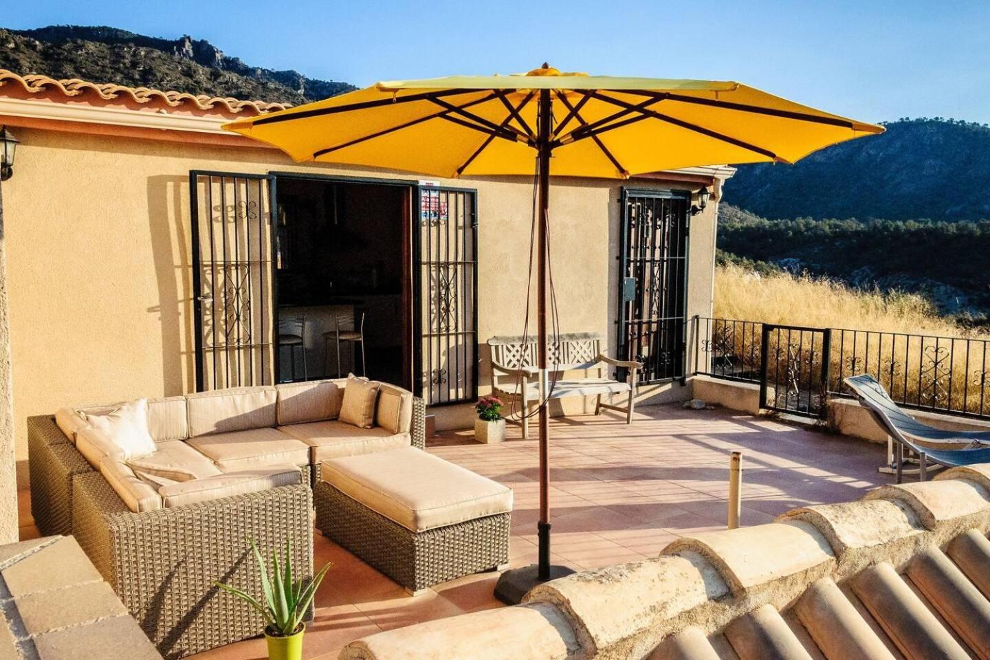 Beautiful 4-Bed House in Campo de Ricote view 2