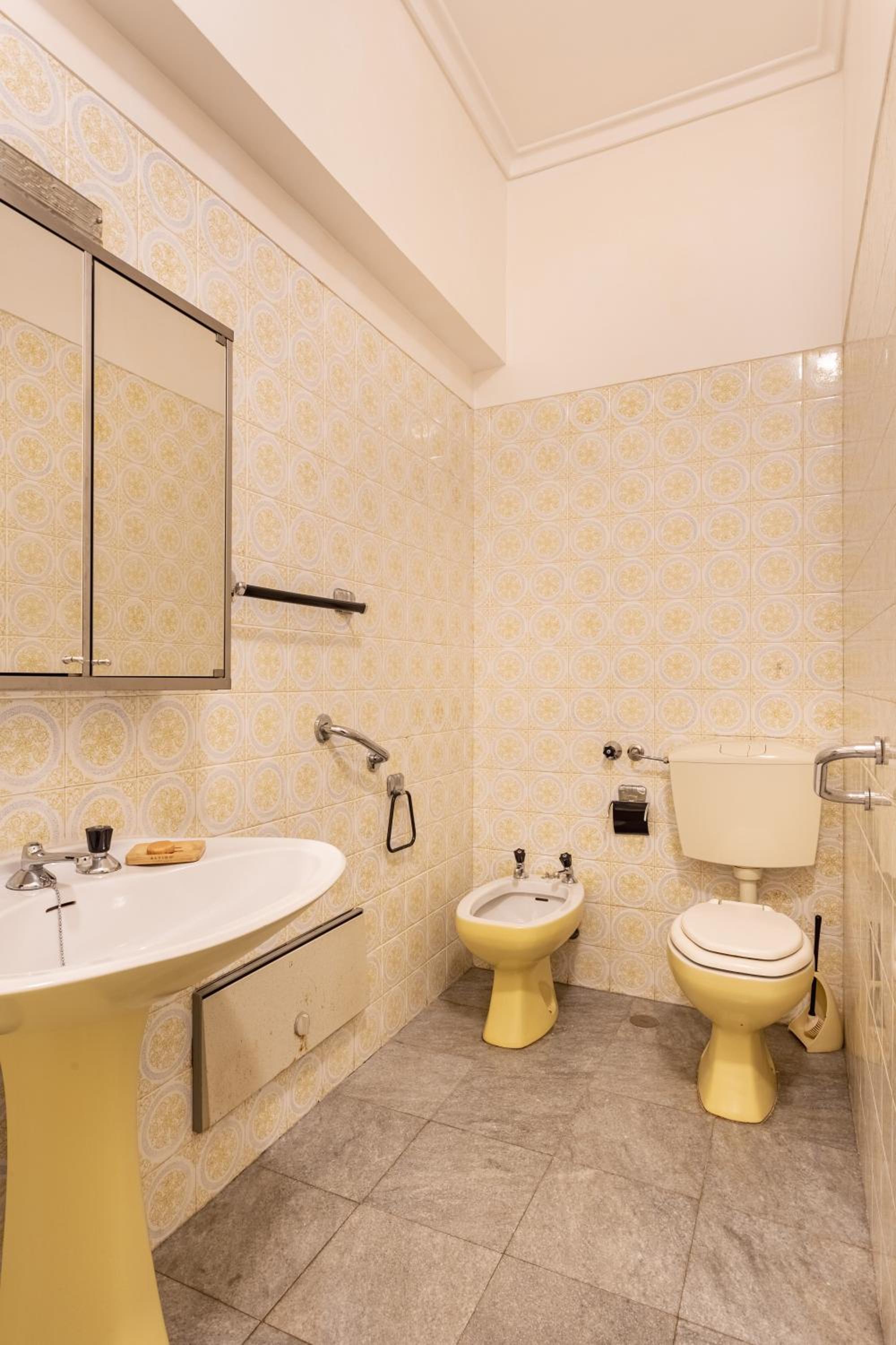 JOIVY Vintage flat with terrace view 4