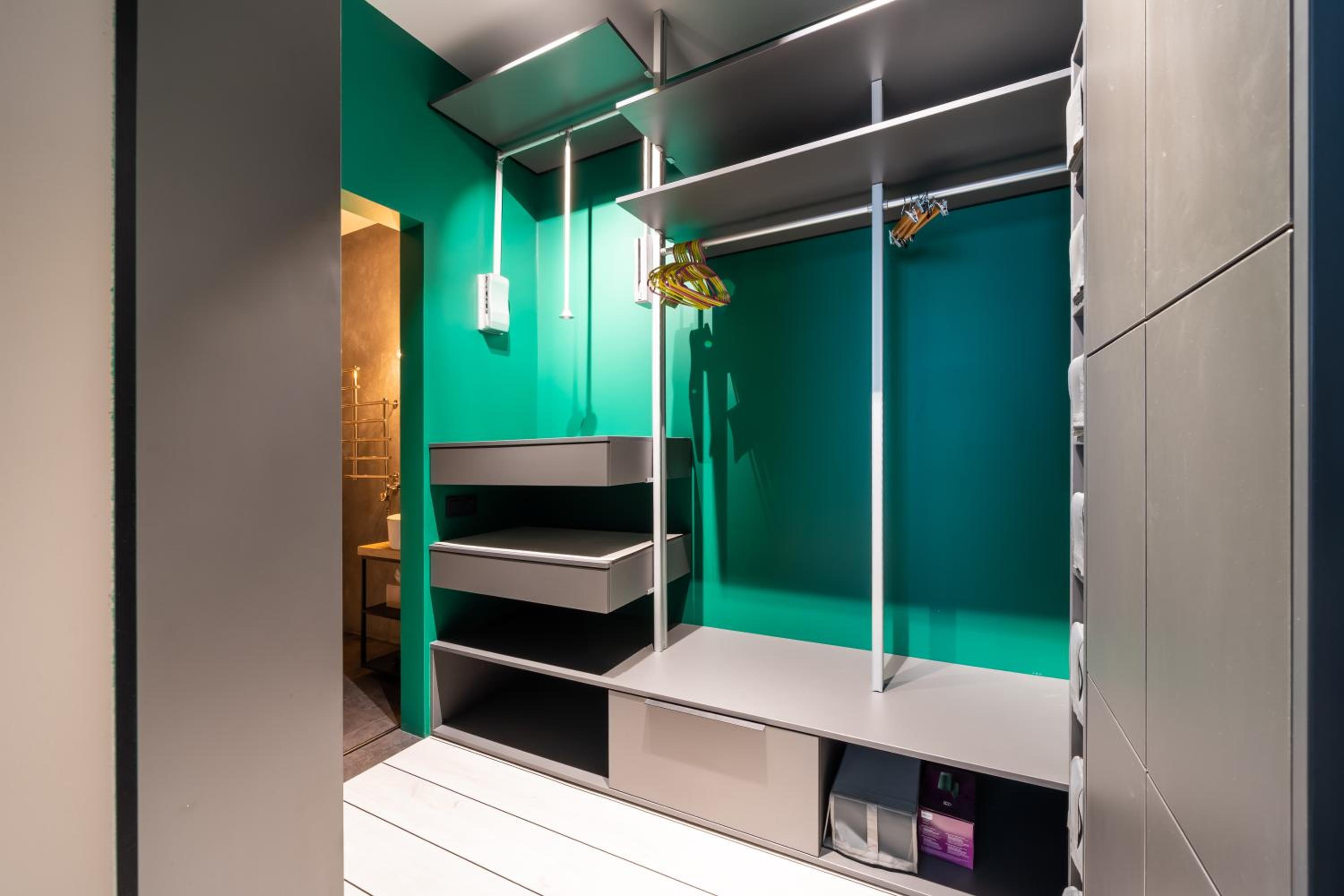 Lofts & Rosegold Luxury Stay in Elegant 1BR with Balcony in Riga Center