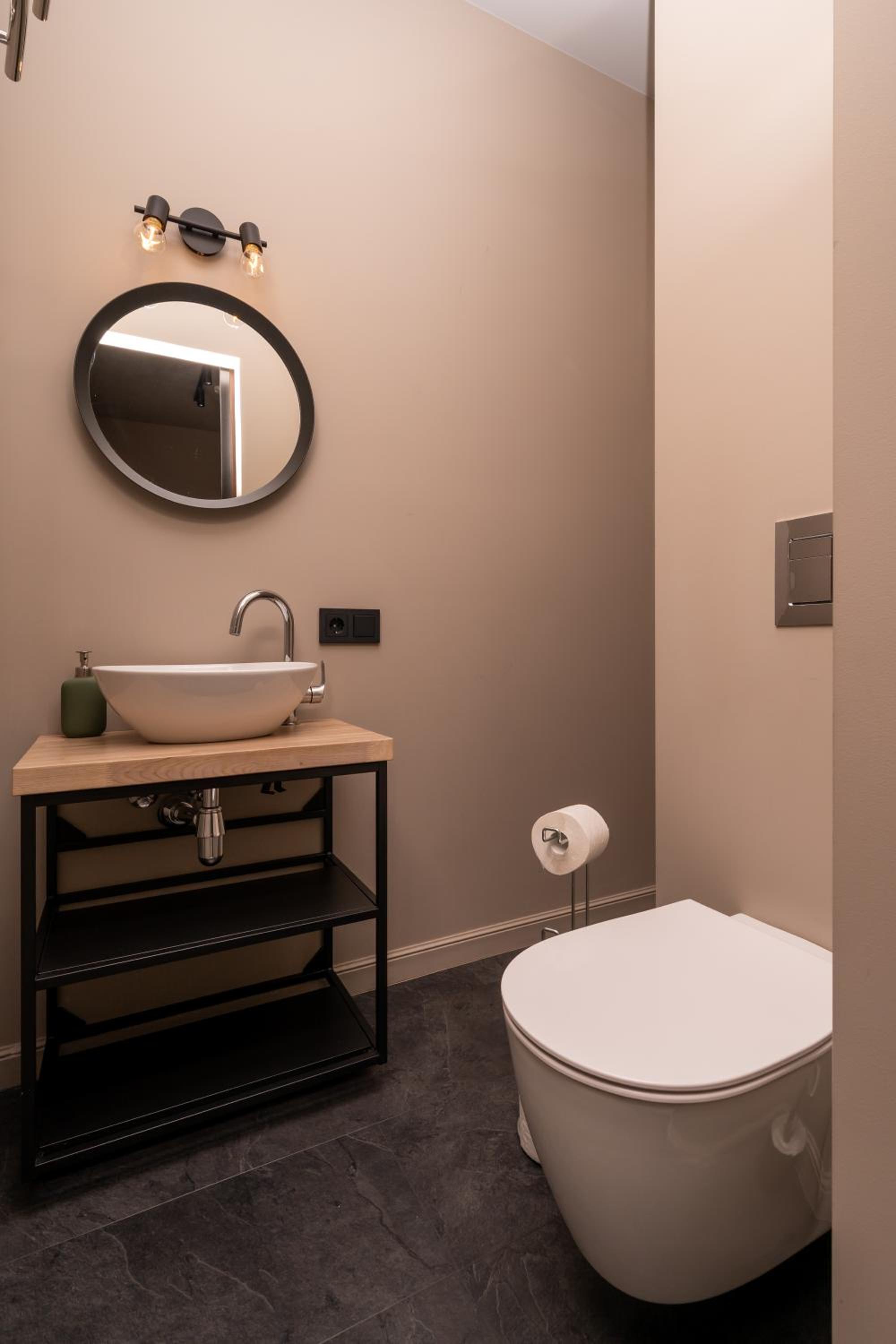 Lofts & Rosegold Luxury Stay in Elegant 1BR with Balcony in Riga Center
