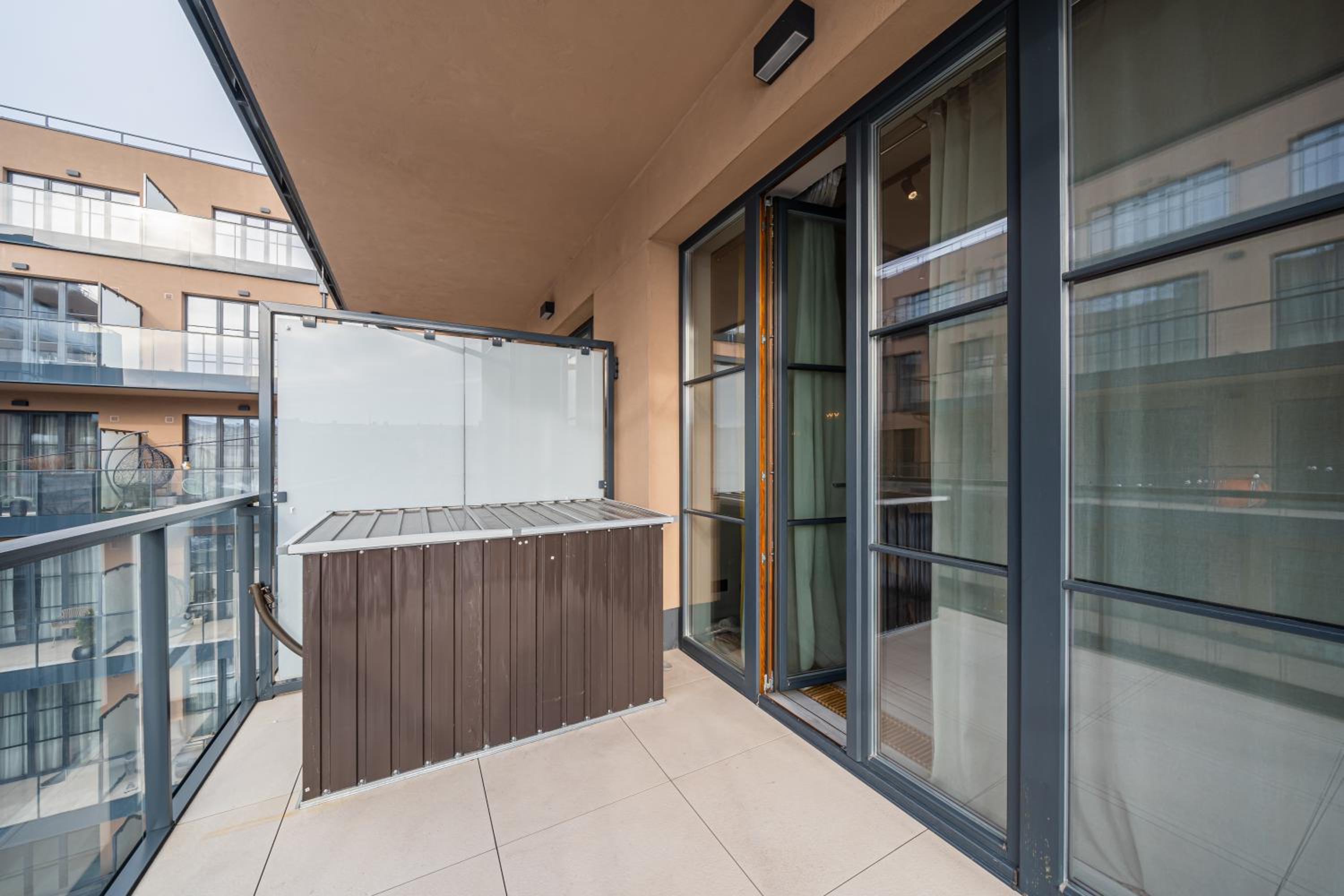 Lofts & Rosegold Luxury Stay in Elegant 1BR with Balcony in Riga Center