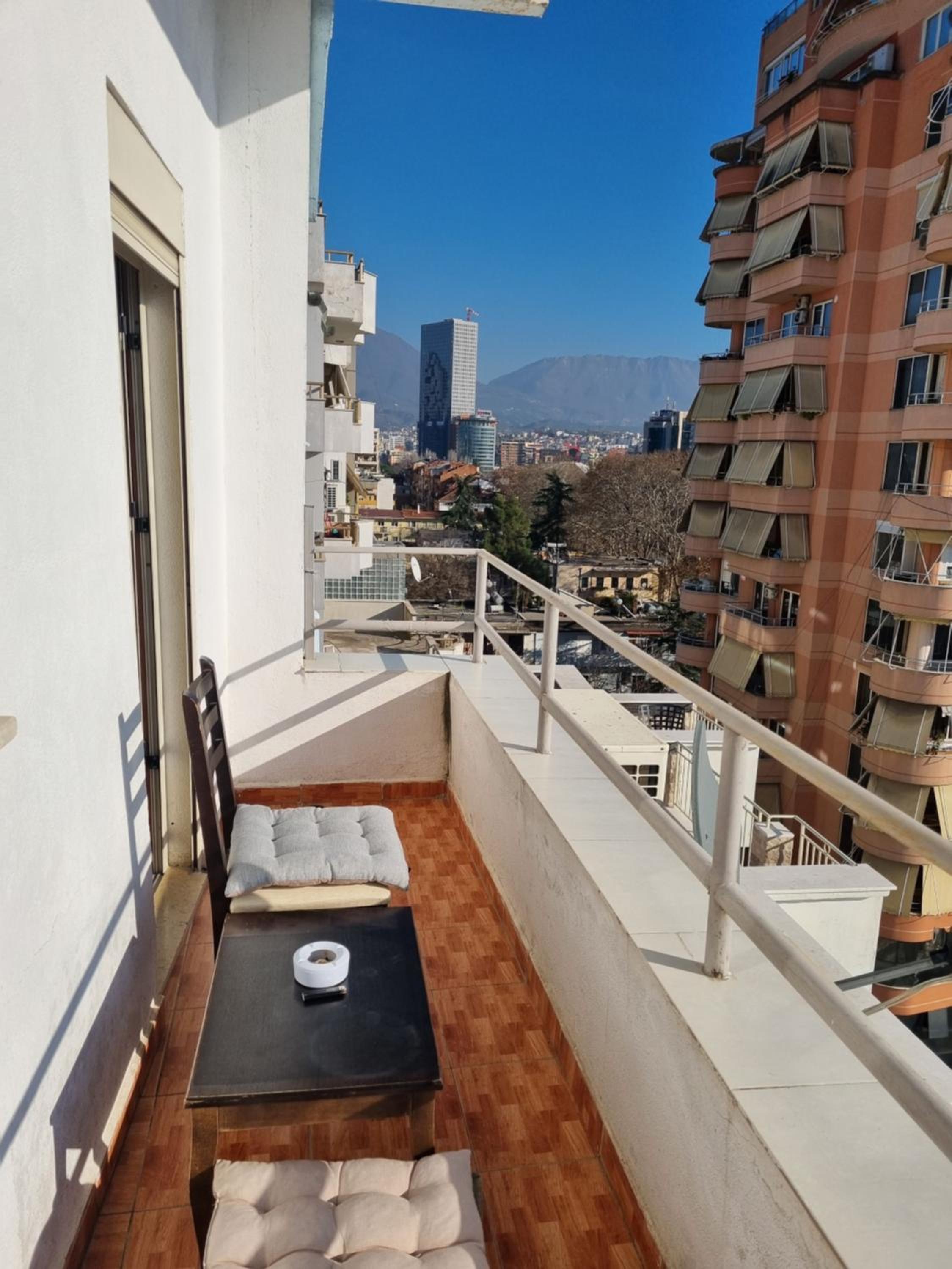 Sky Apartament. Bllok District