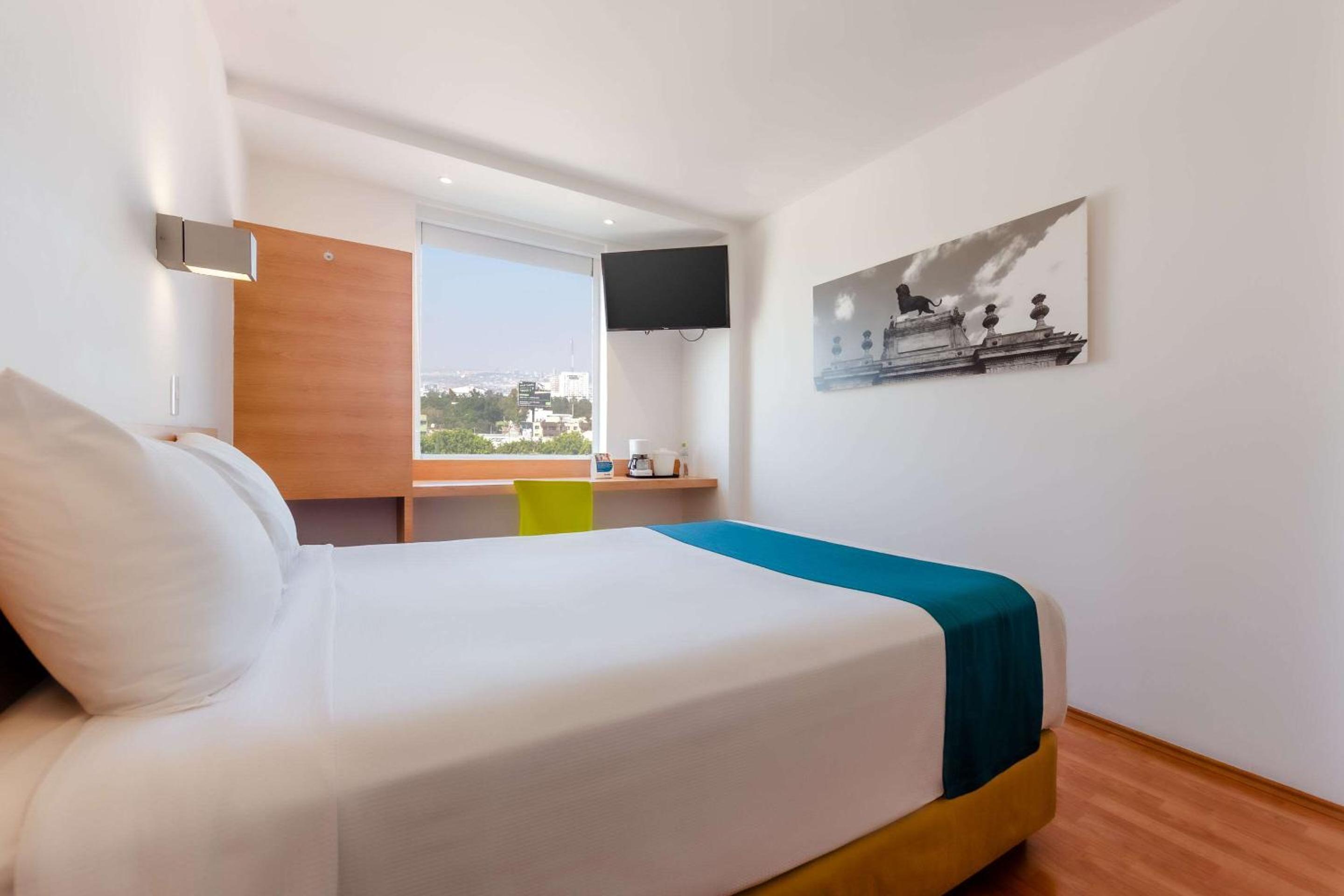 Sleep Inn Leon Antares