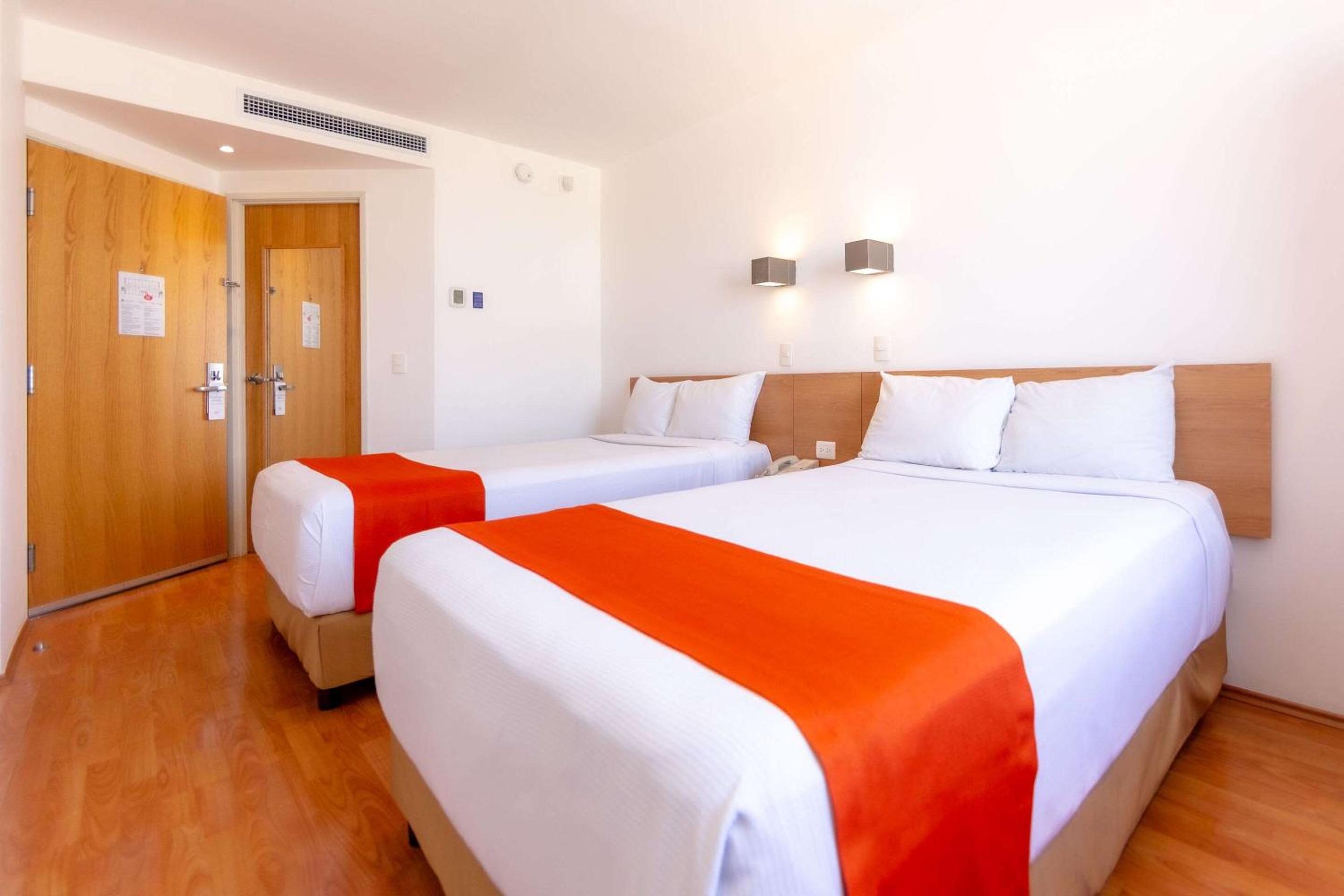 Sleep Inn Leon Antares
