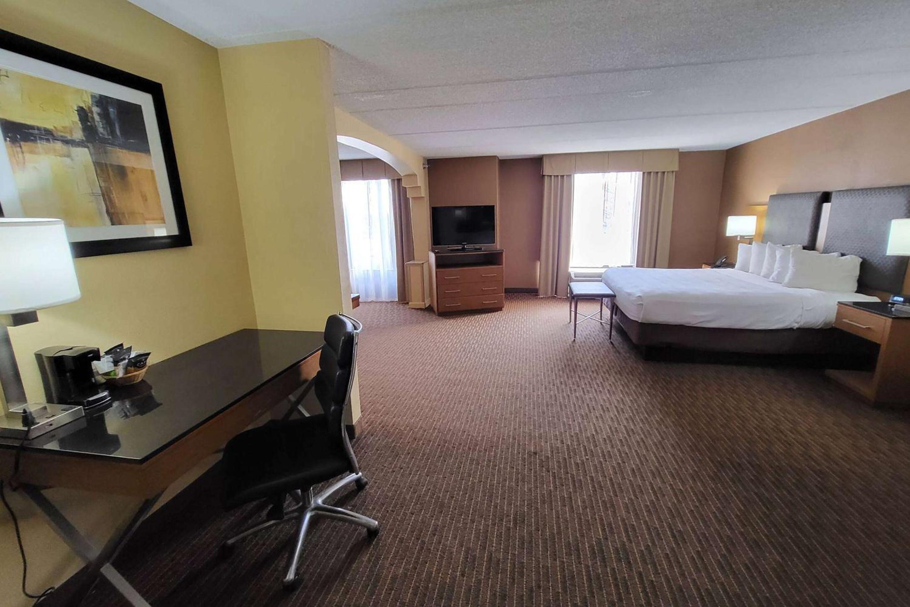 Wingate by Wyndham Greensboro-Coliseum