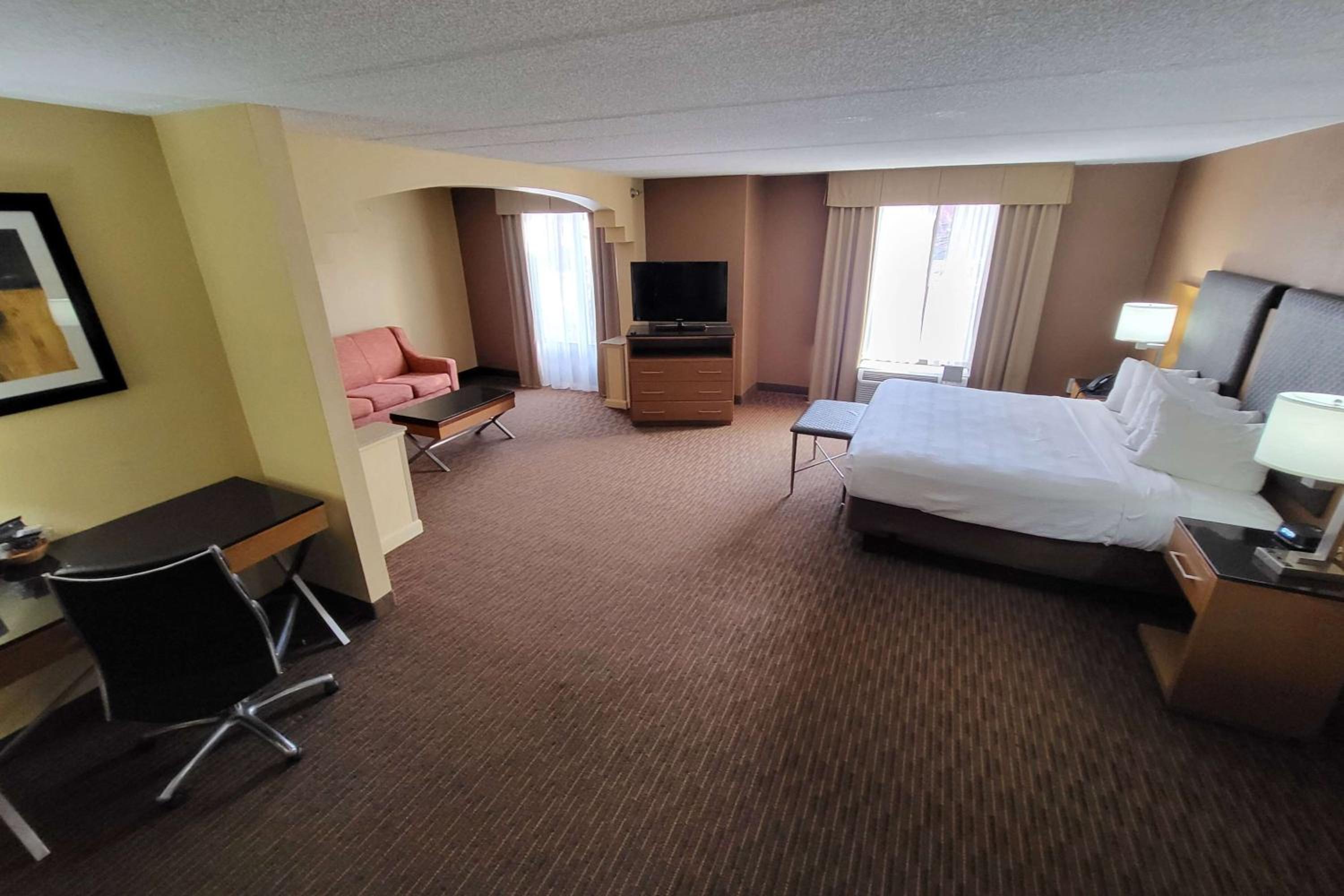 Wingate by Wyndham Greensboro-Coliseum