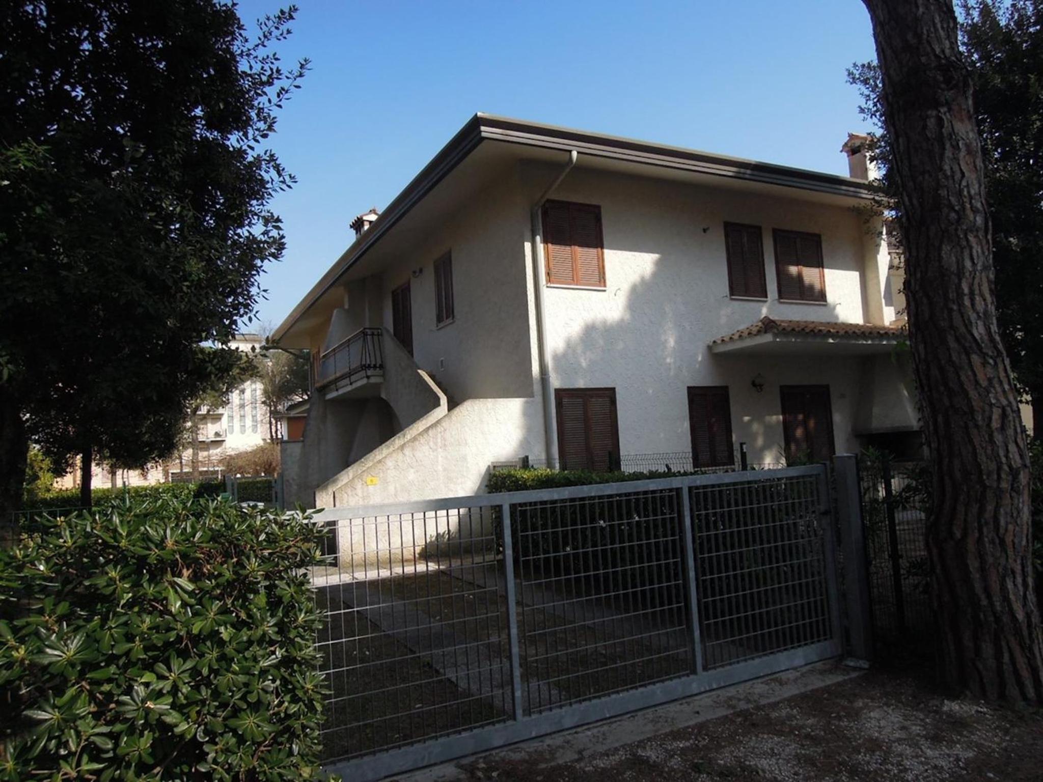 Villa with garden and barbecue 250m from the sea