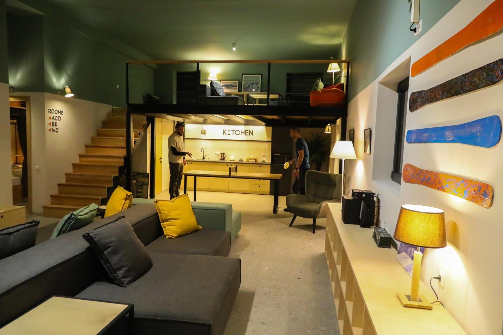 Khada Hostel