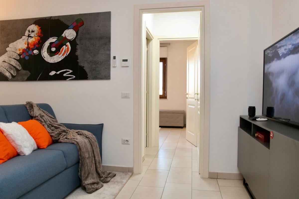 luxurious-Fully equipped & renovated-2Room Suite-Elevator-Quite area-Secure Parking