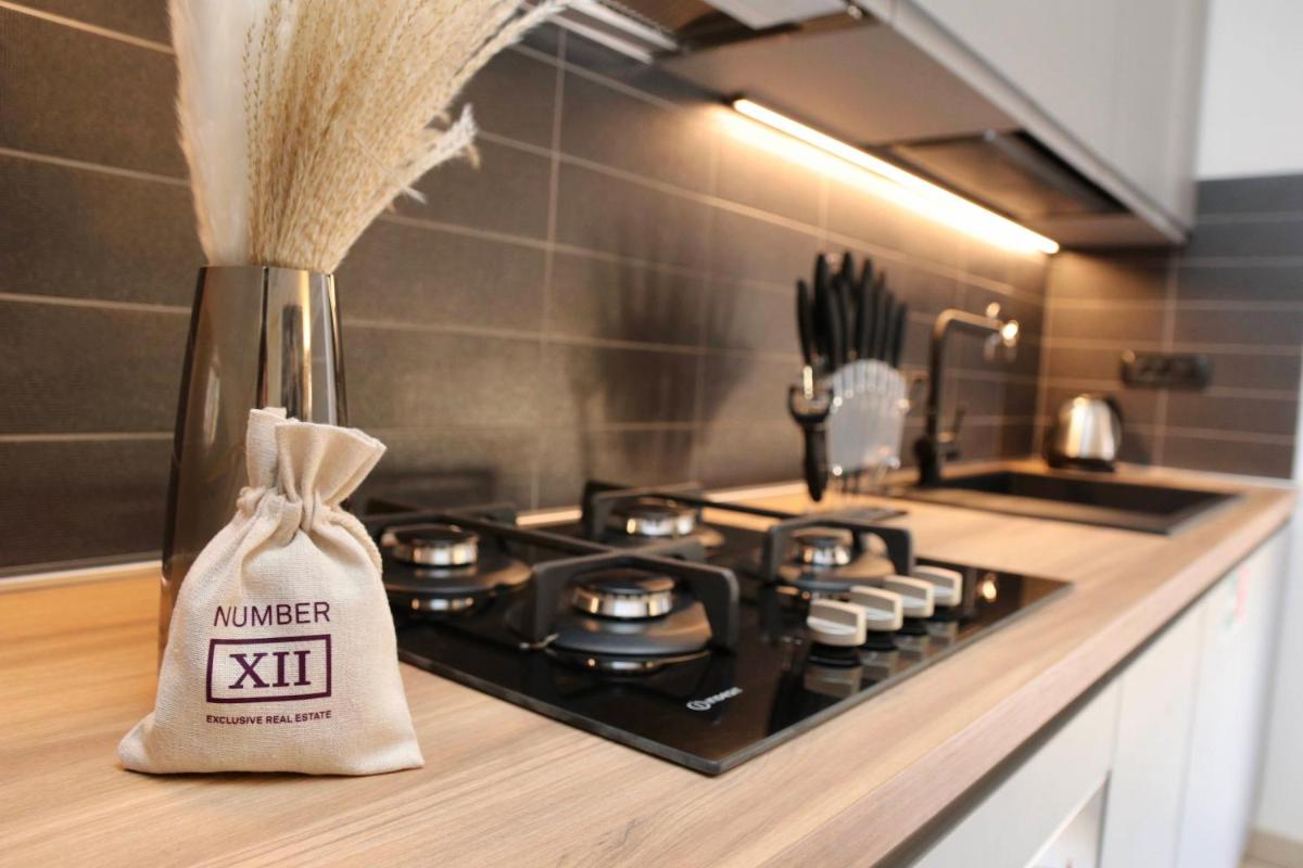 luxurious-Fully equipped & renovated-2Room Suite-Elevator-Quite area-Secure Parking