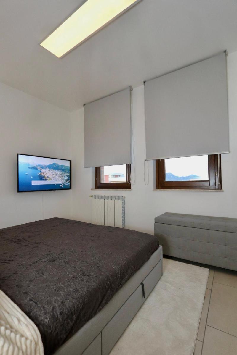 luxurious-Fully equipped & renovated-2Room Suite-Elevator-Quite area-Secure Parking