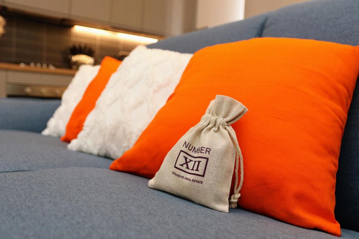 luxurious-Fully equipped & renovated-2Room Suite-Elevator-Quite area-Secure Parking