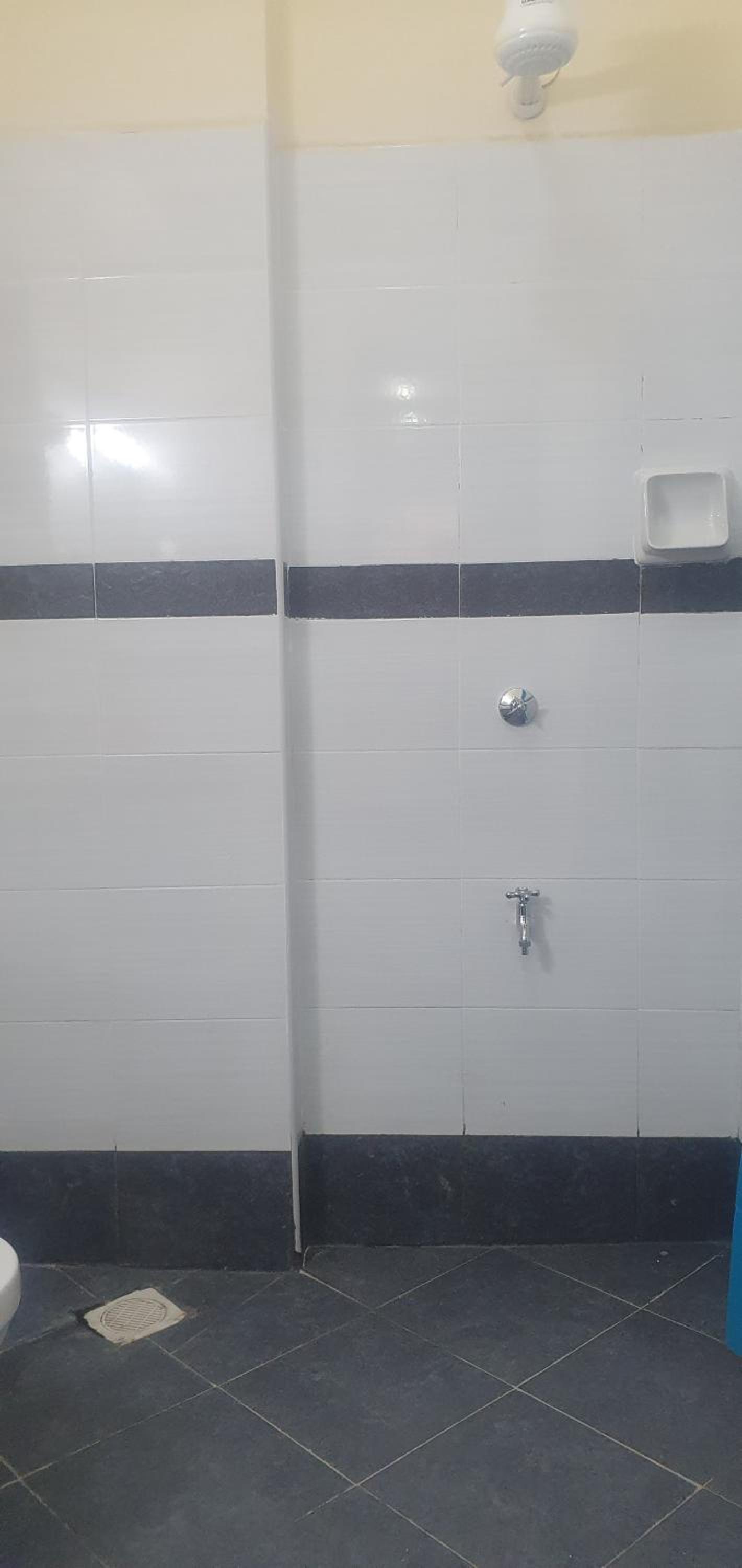 lovely modern 1,2 bedroom apartment in town view 4