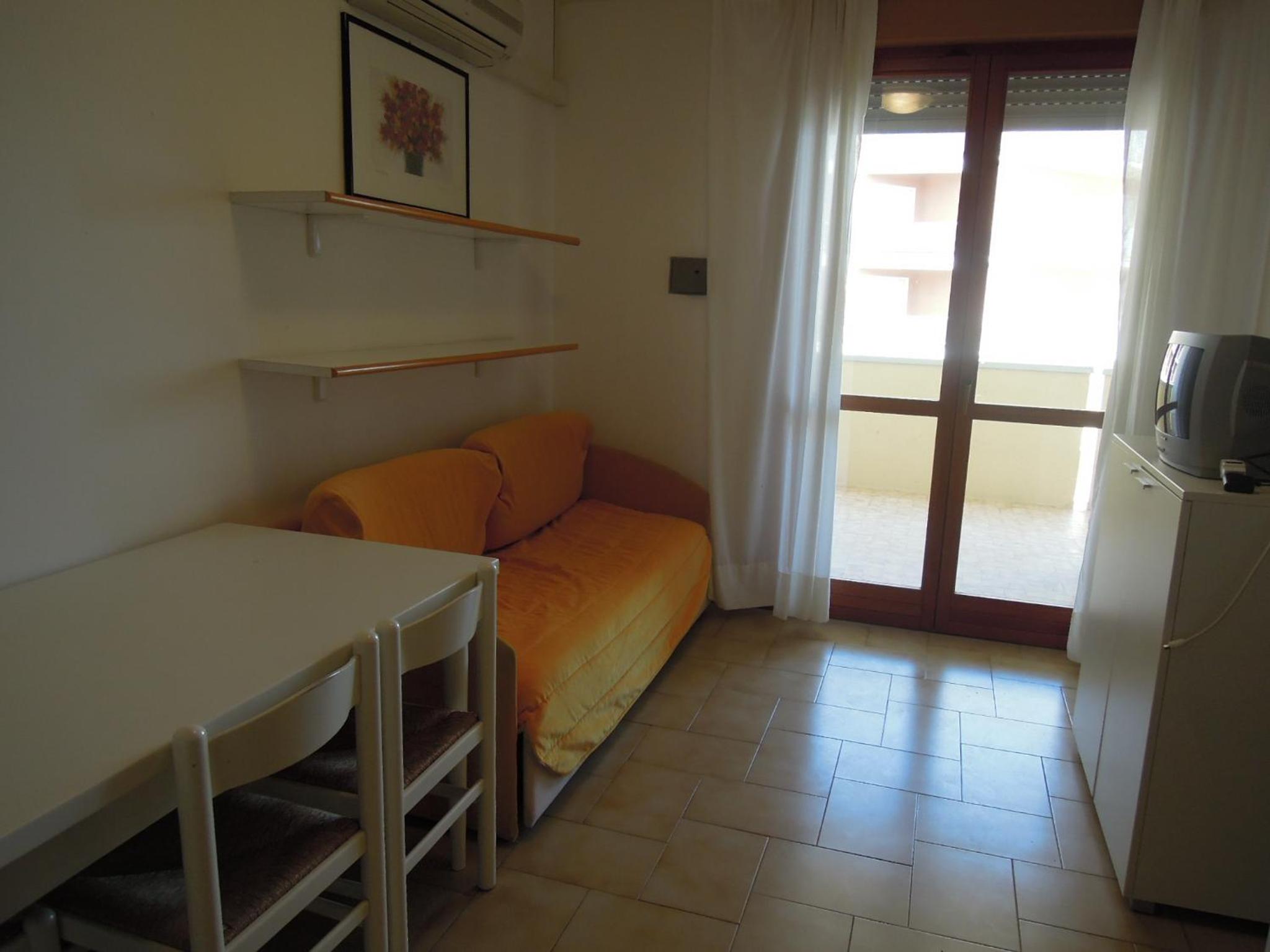 Nice apartment with terrace and swimming pool view 5